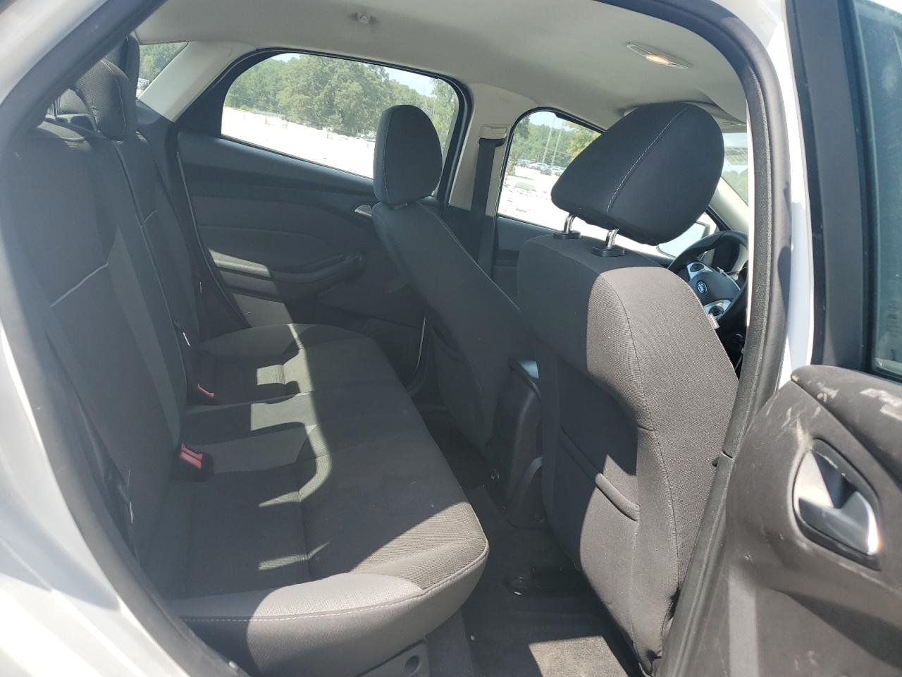 2014 Ford Focus Se White vin: 1FADP3F29EL127381