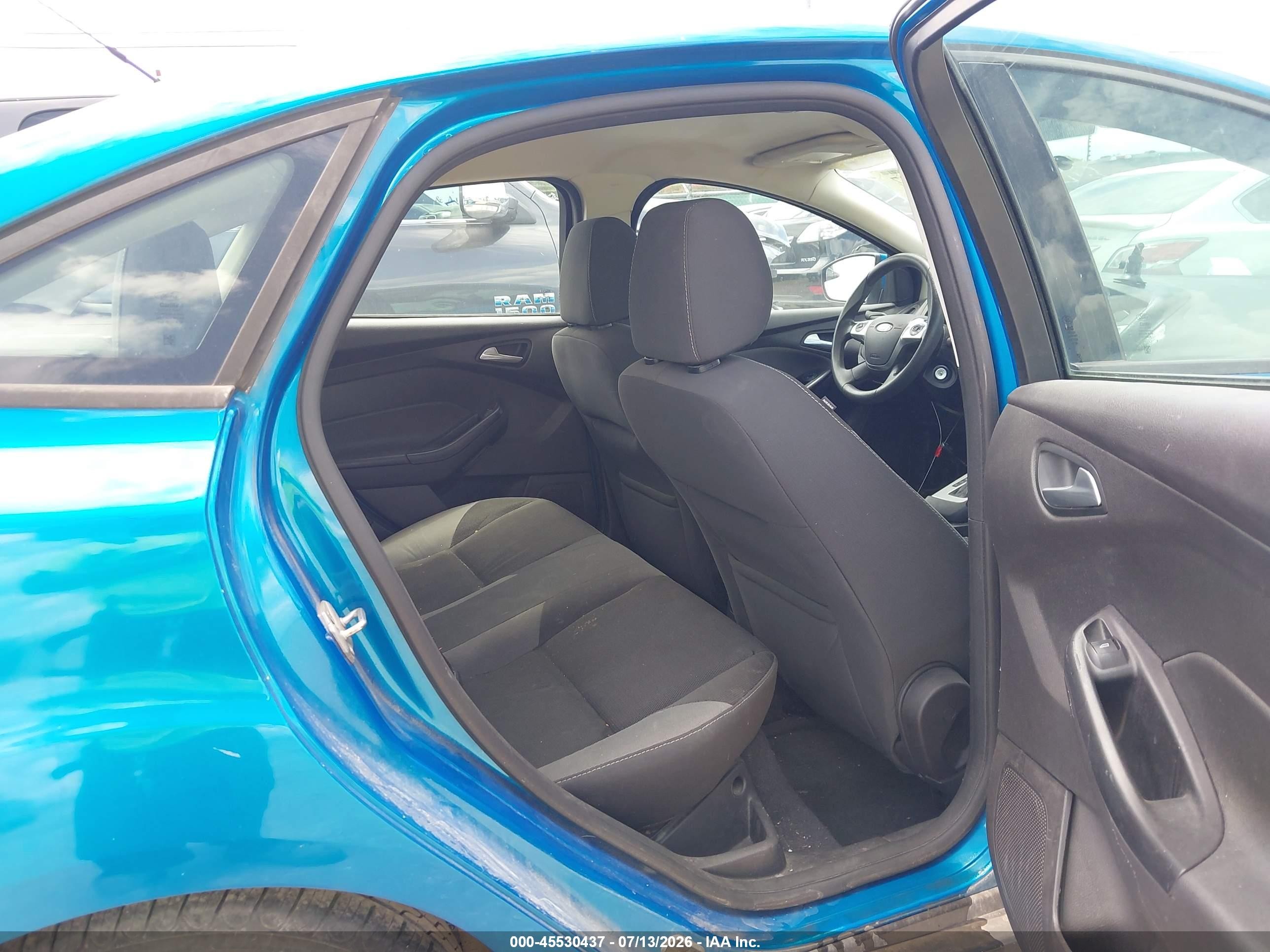 2014 Ford Focus Se Blue vin: 1FADP3F29EL137859