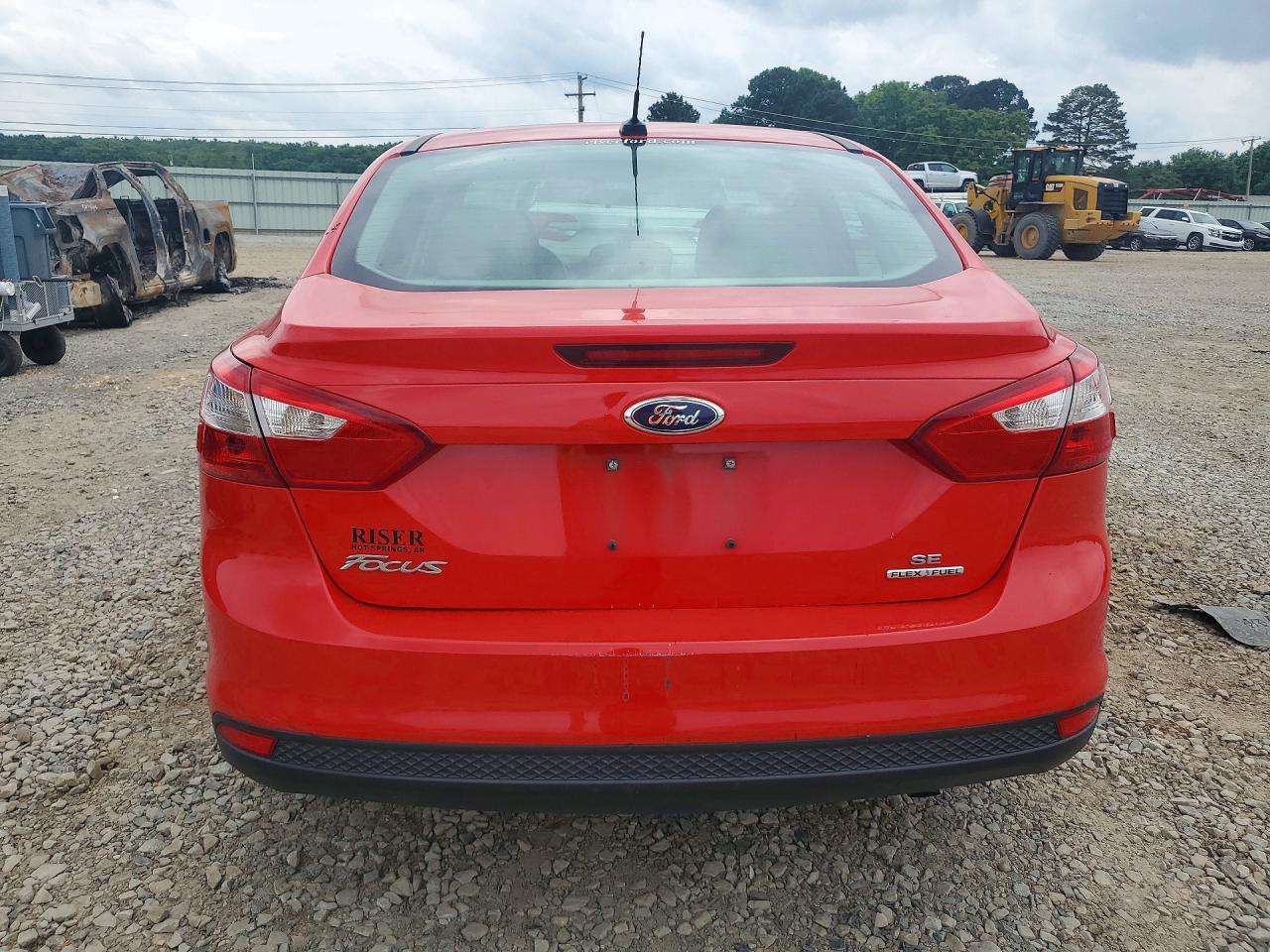 2014 Ford Focus Se Red vin: 1FADP3F29EL139899