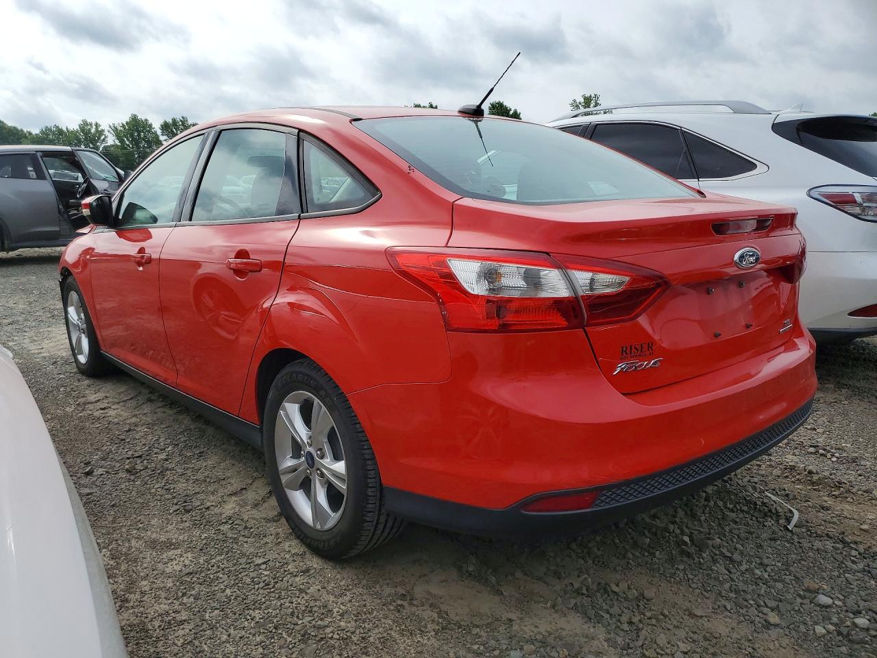 2014 Ford Focus Se Red vin: 1FADP3F29EL139899