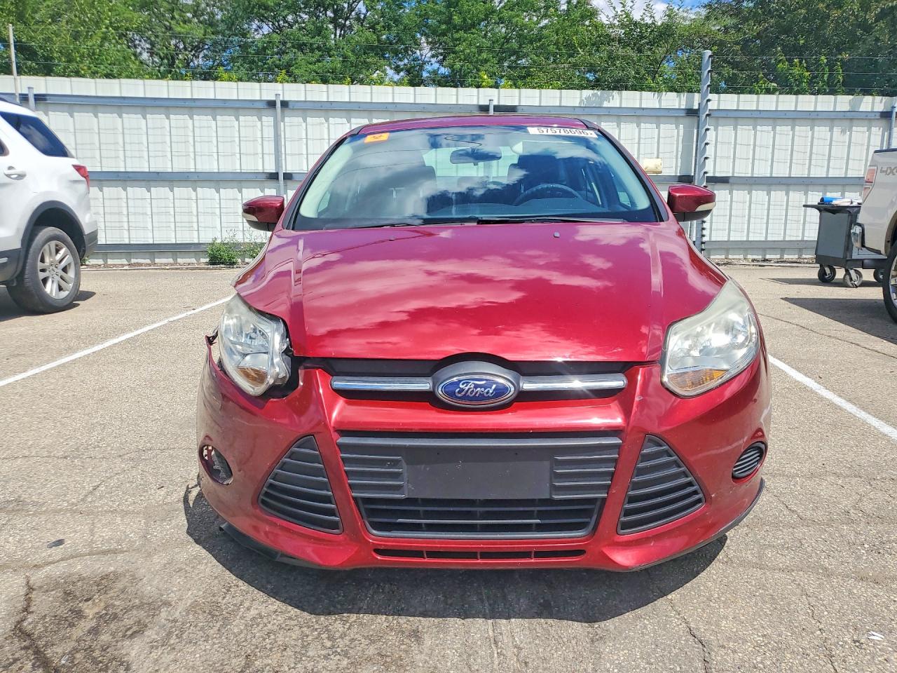 2014 Ford Focus Se Red vin: 1FADP3F29EL174197