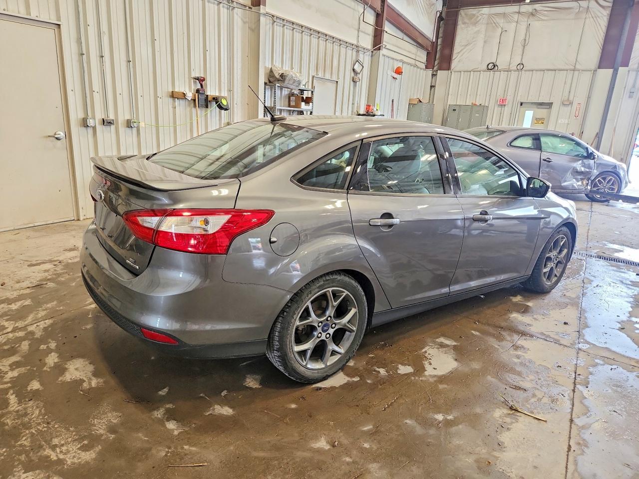 2014 Ford Focus Se Gray vin: 1FADP3F29EL194675