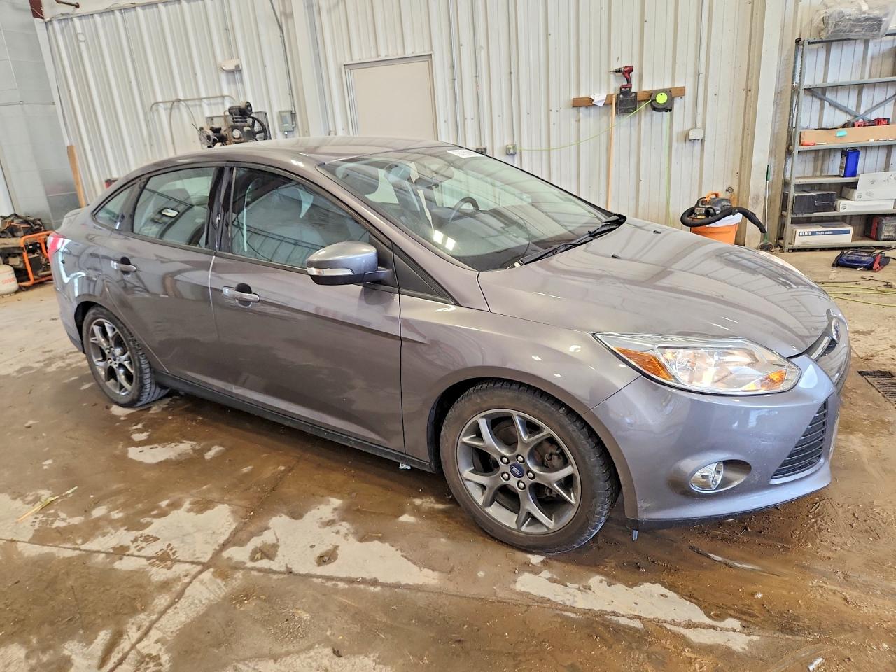 2014 Ford Focus Se Gray vin: 1FADP3F29EL194675
