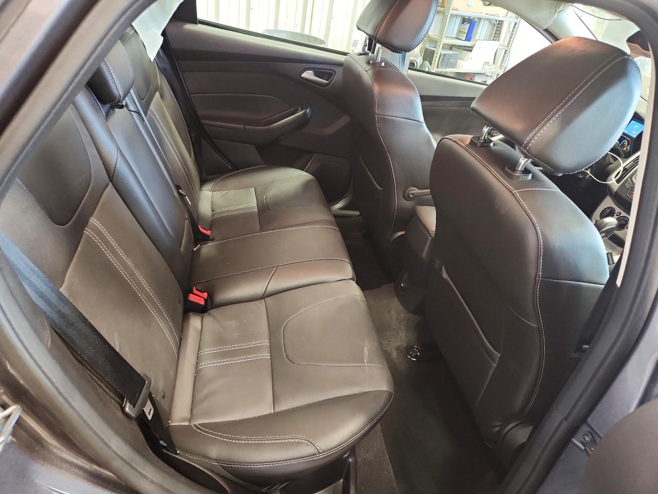 2014 Ford Focus Se Gray vin: 1FADP3F29EL194675