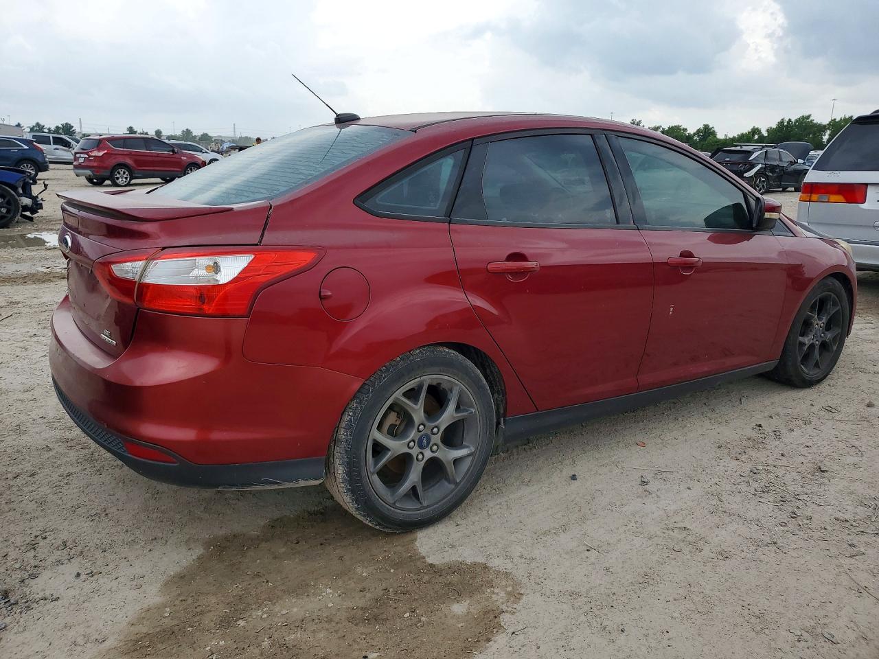 2014 Ford Focus Se Burgundy vin: 1FADP3F29EL207988