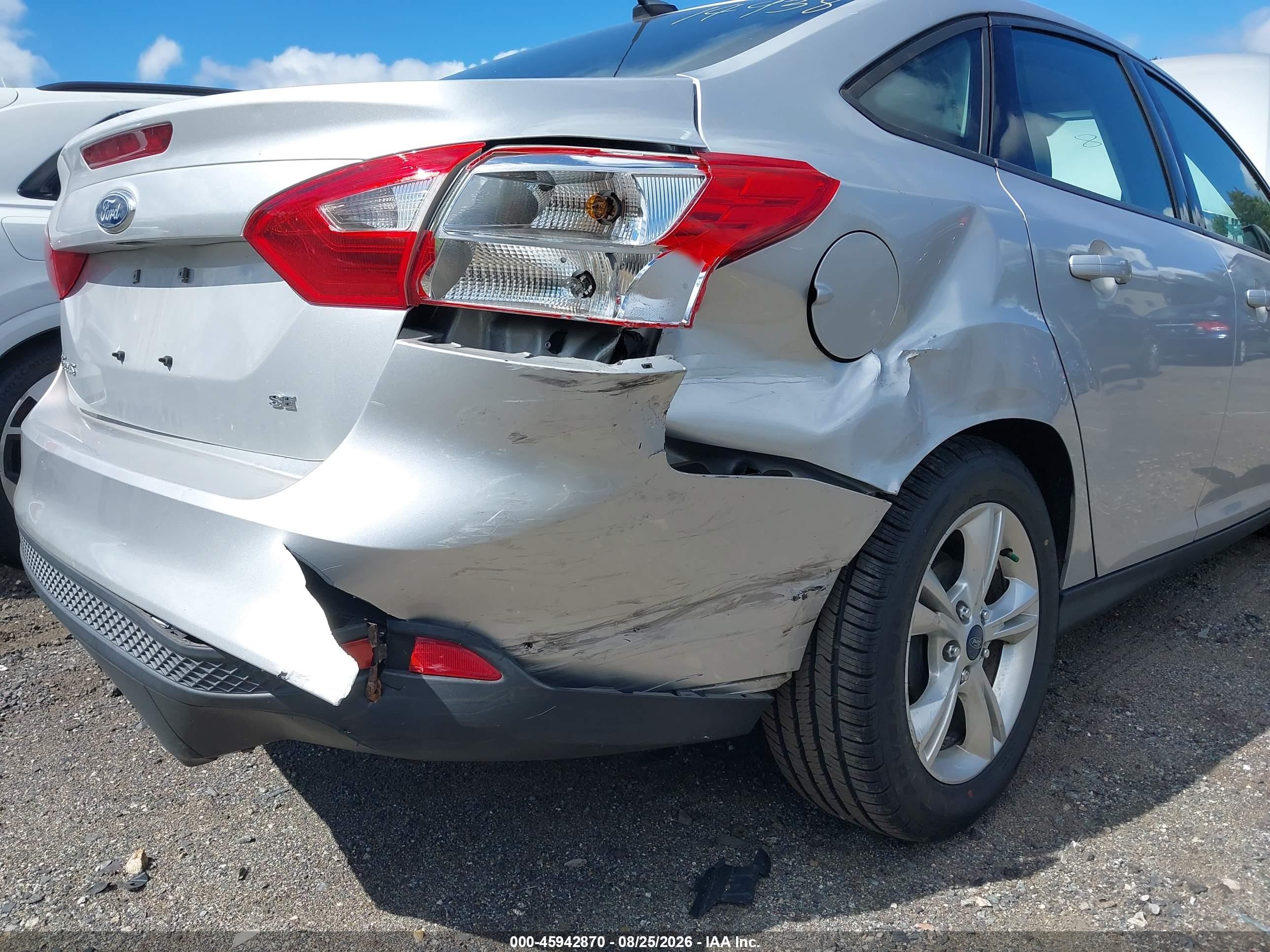 2014 Ford Focus Se Silver vin: 1FADP3F29EL210311