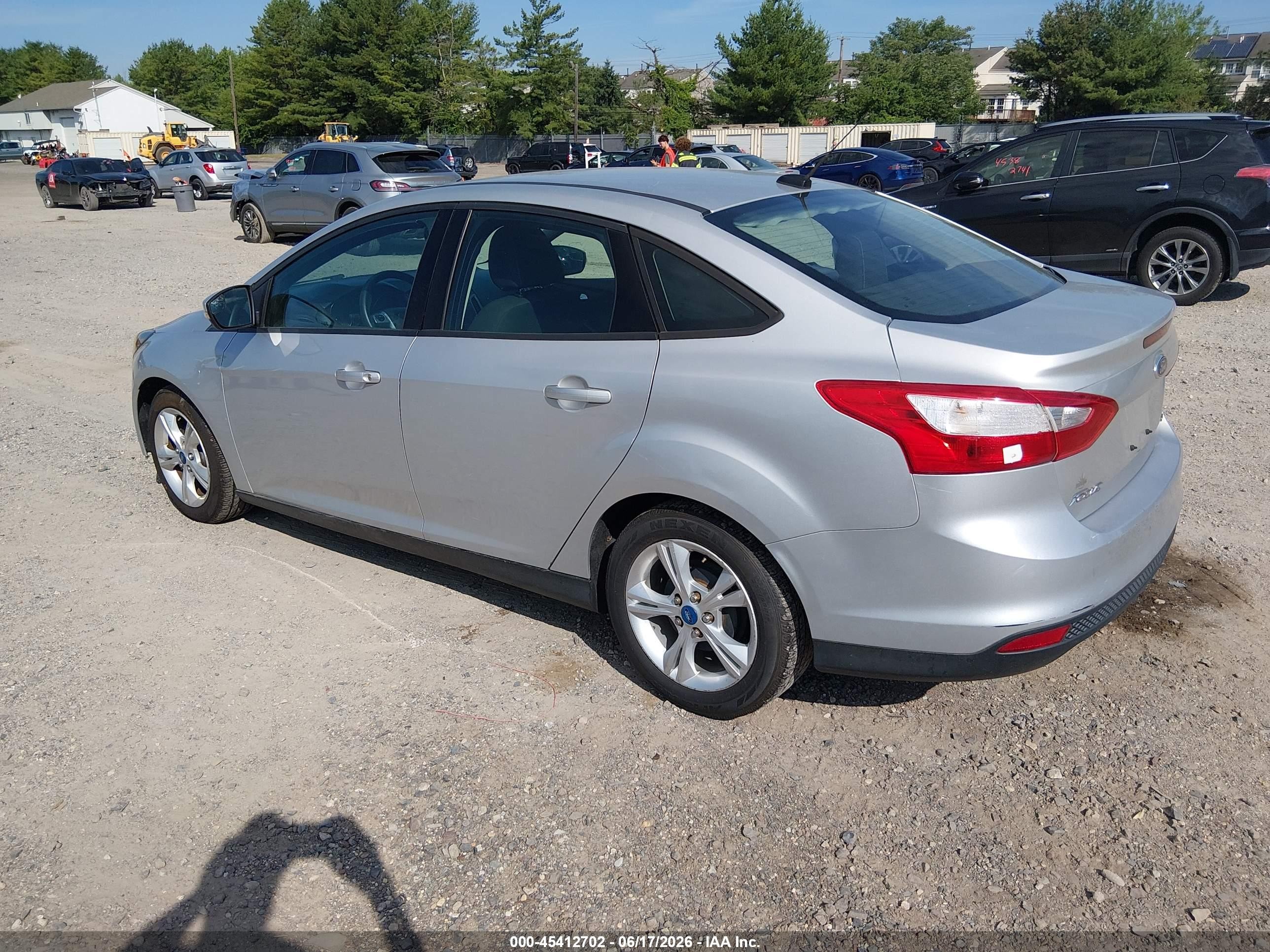 2014 Ford Focus Se Silver vin: 1FADP3F29EL222507