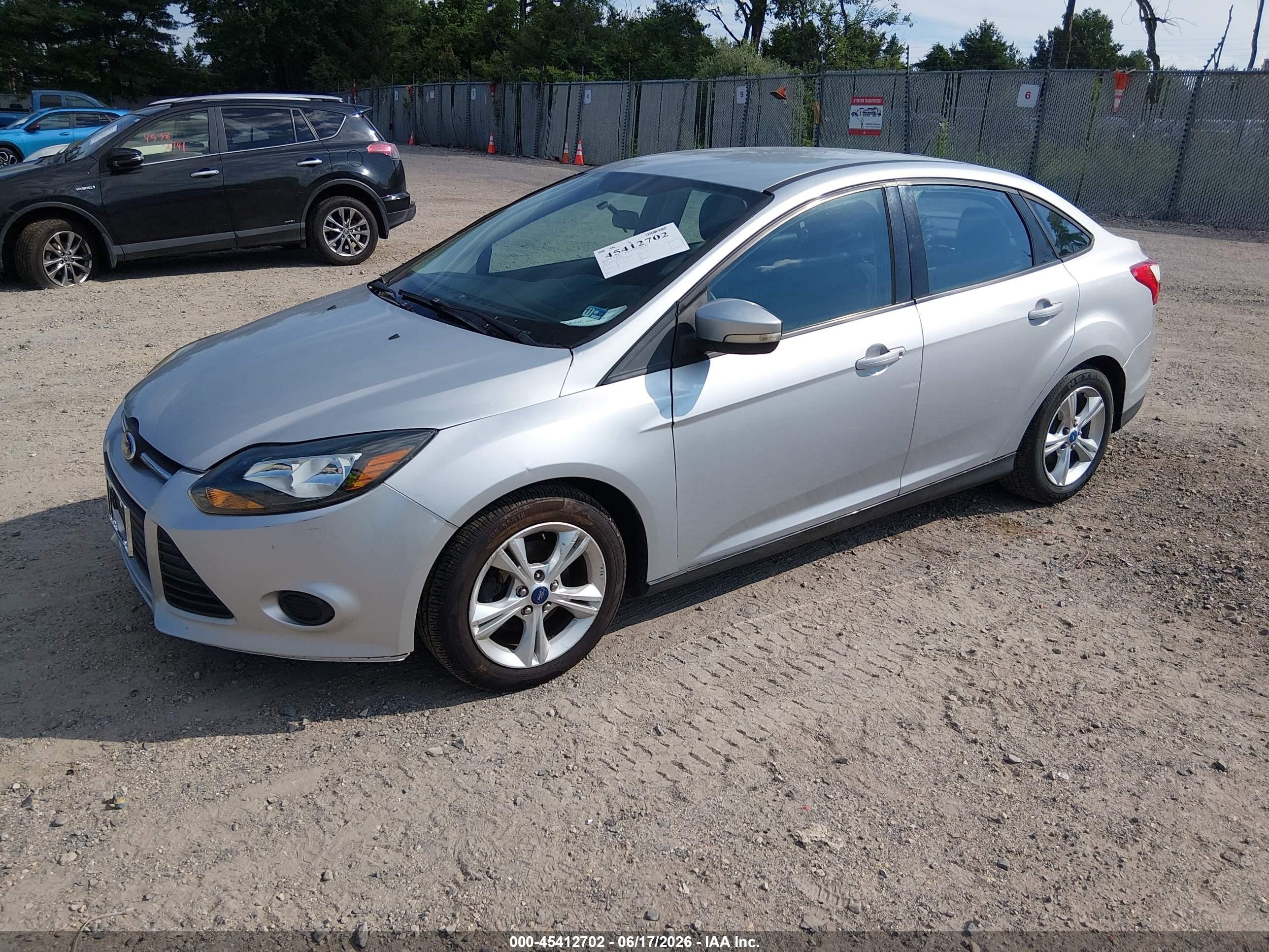 2014 Ford Focus Se Silver vin: 1FADP3F29EL222507