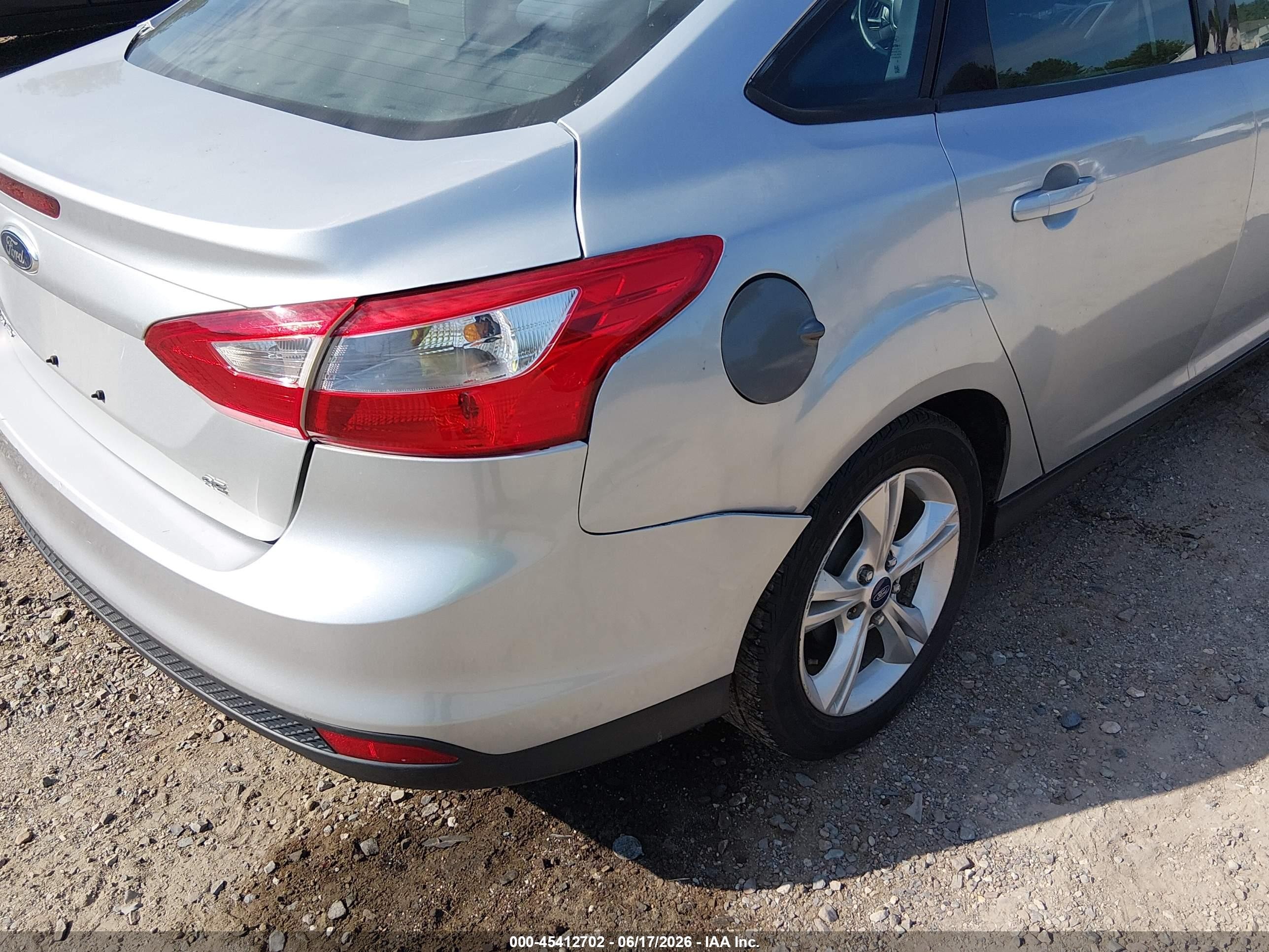 2014 Ford Focus Se Silver vin: 1FADP3F29EL222507