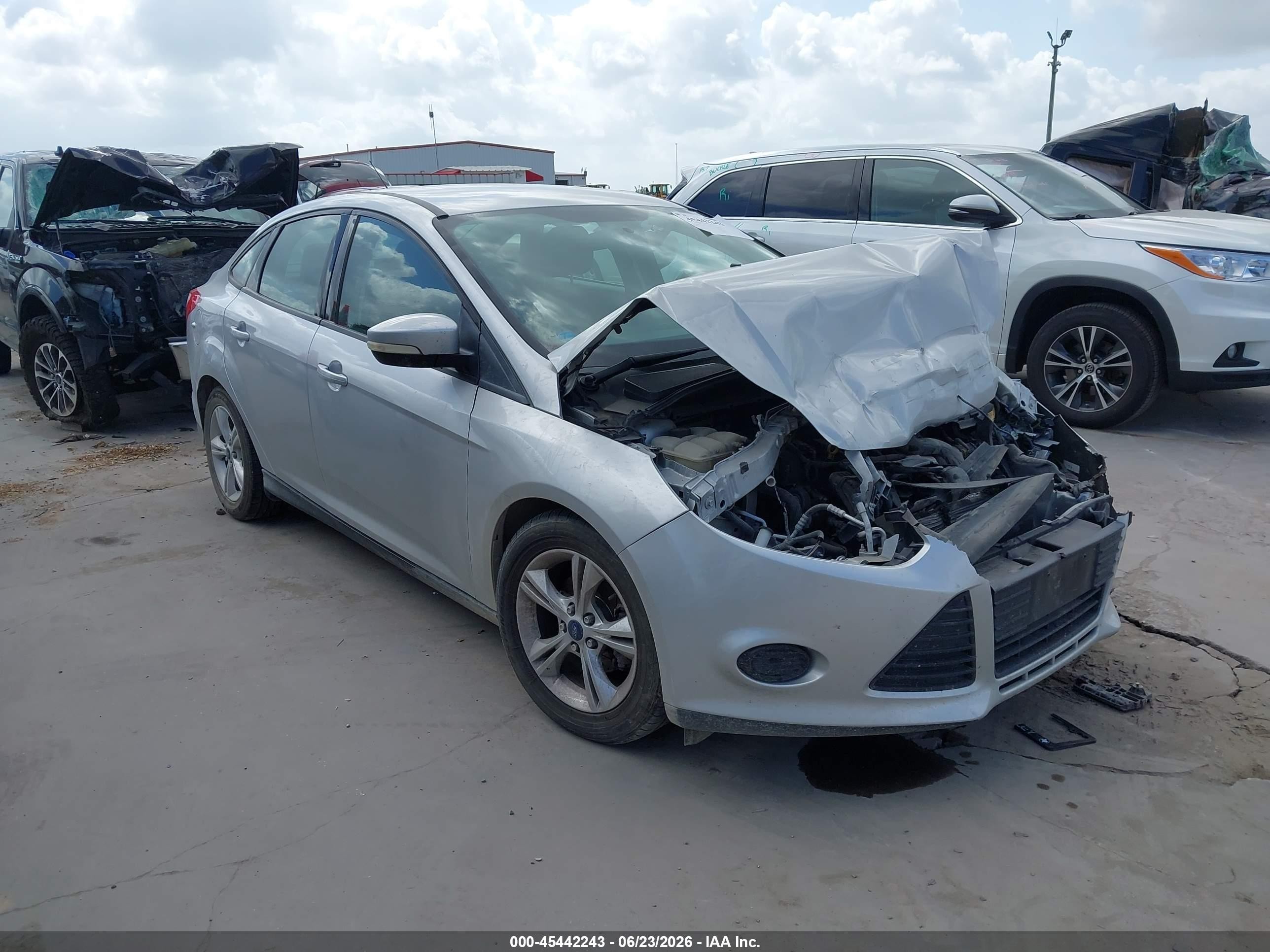 2014 Ford Focus Se Silver vin: 1FADP3F29EL223978