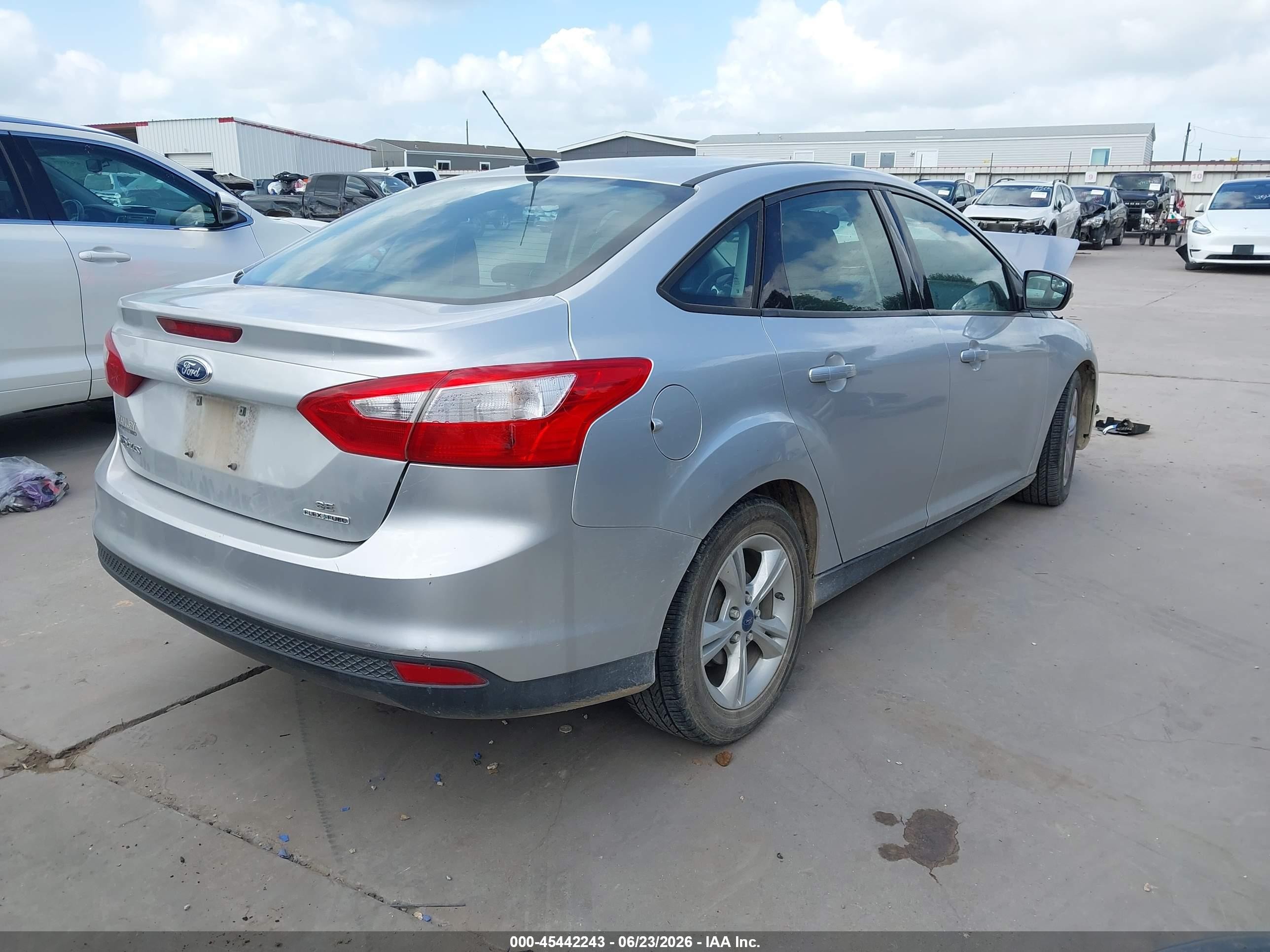 2014 Ford Focus Se Silver vin: 1FADP3F29EL223978