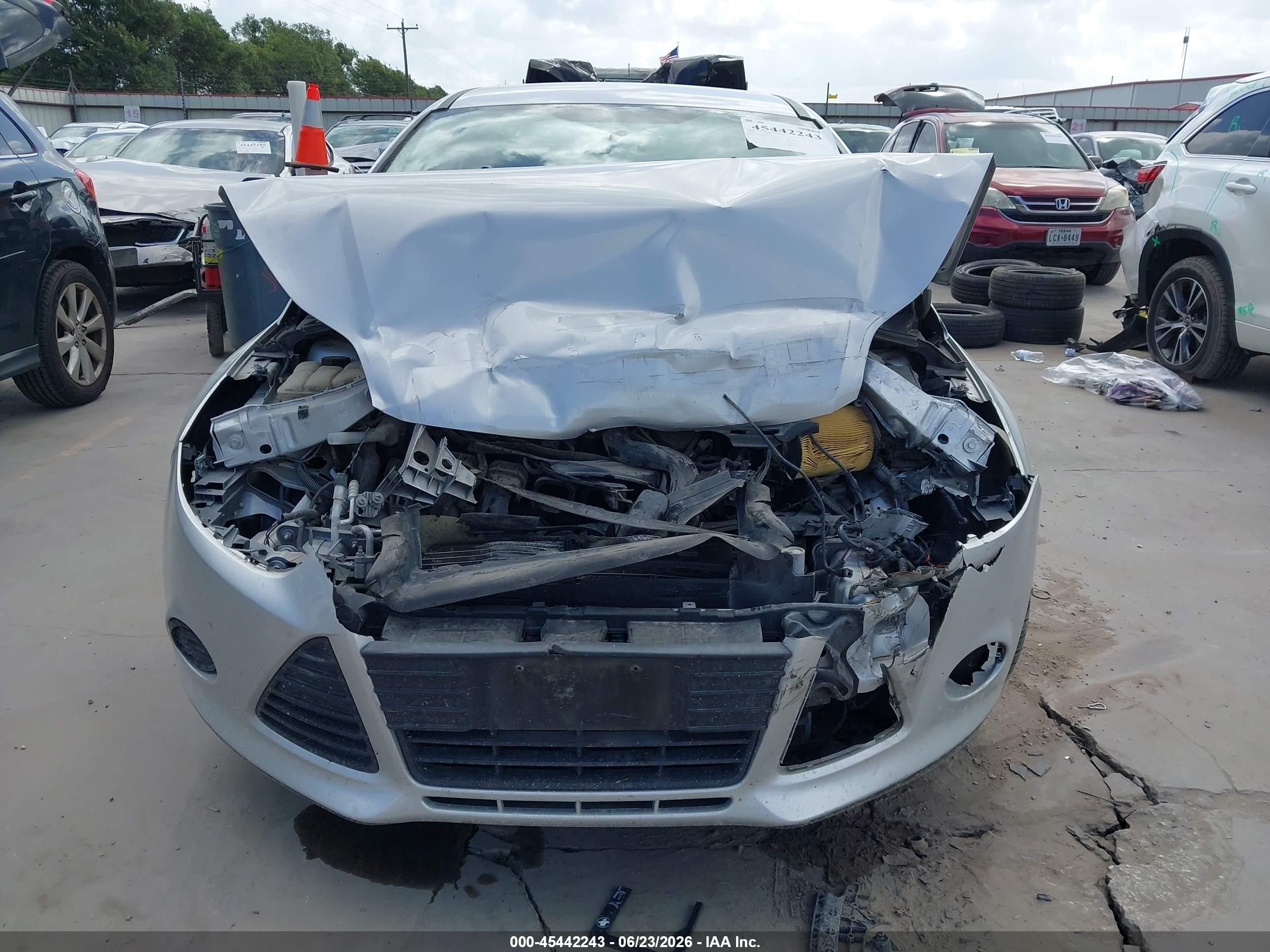 2014 Ford Focus Se Silver vin: 1FADP3F29EL223978