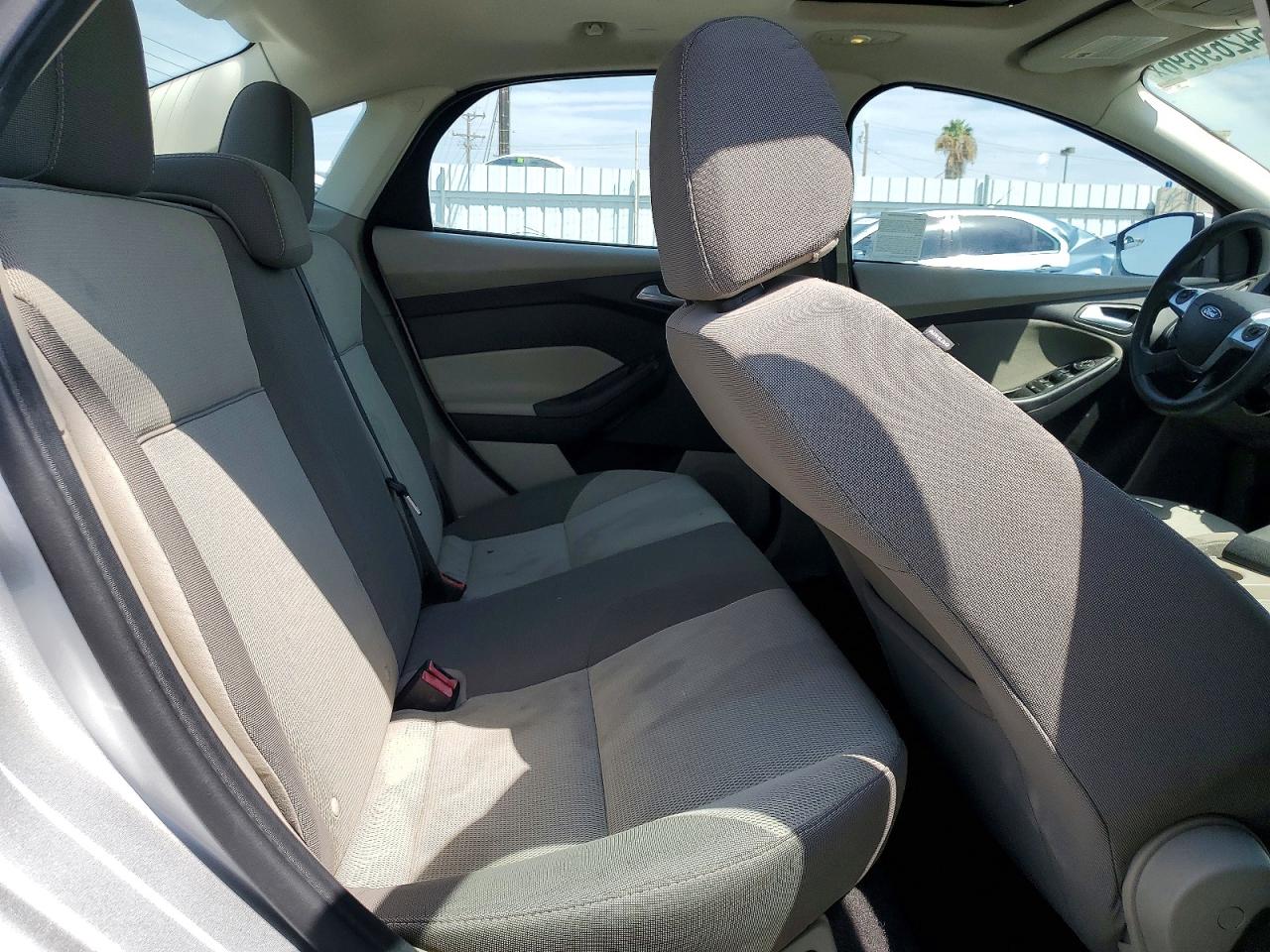 2014 Ford Focus Se Silver vin: 1FADP3F29EL230915