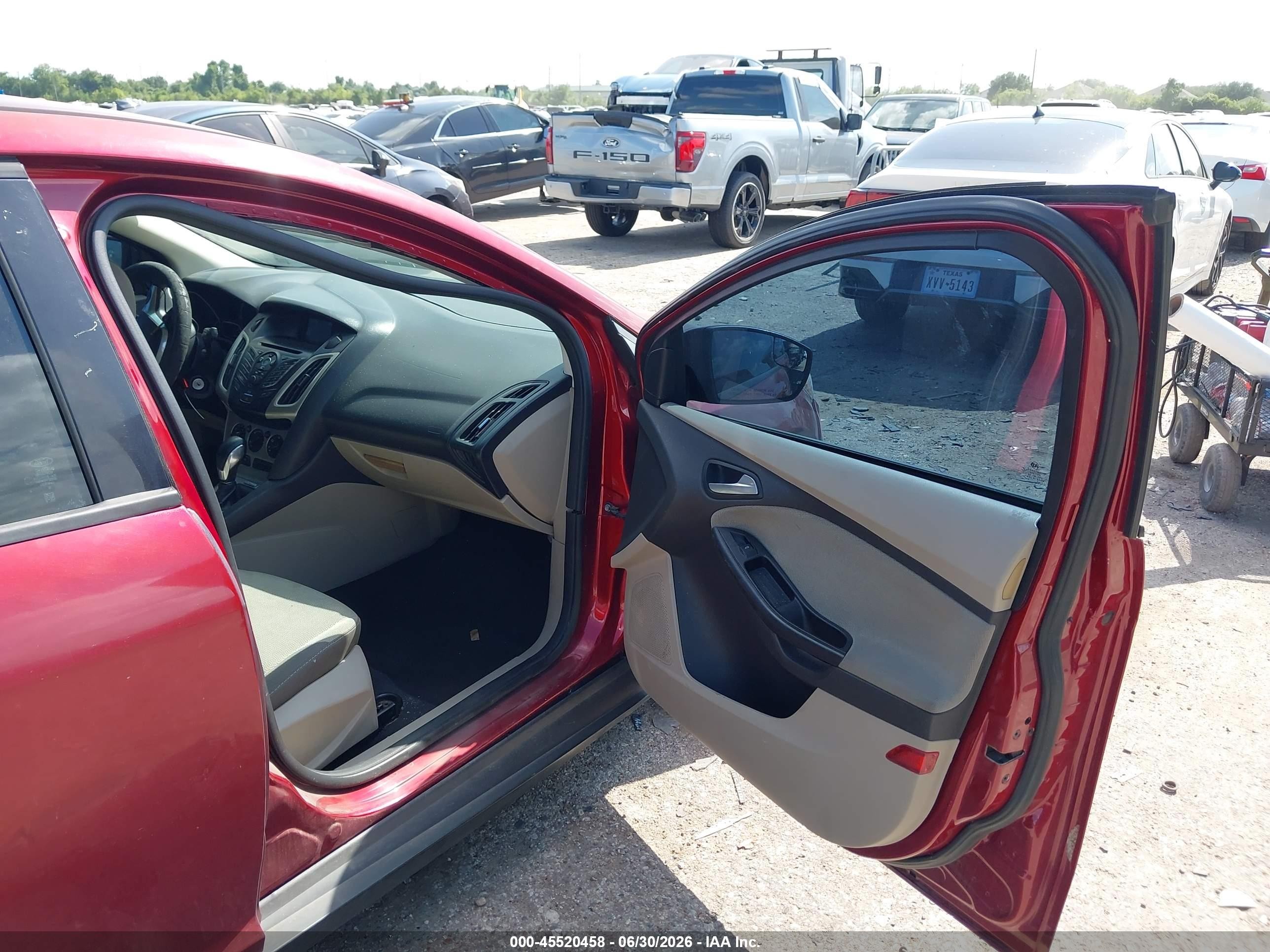 2014 Ford Focus Se Red vin: 1FADP3F29EL231367