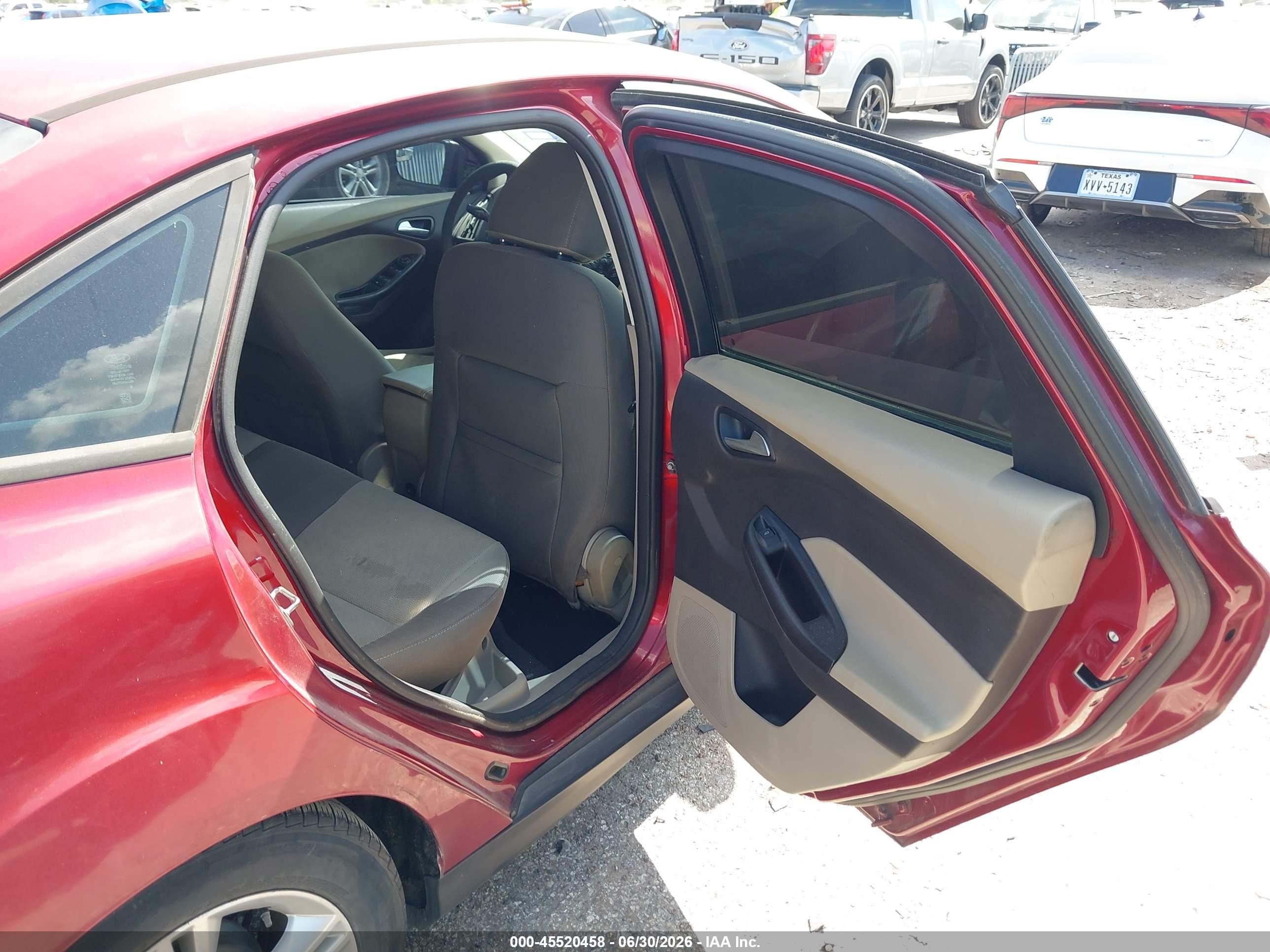 2014 Ford Focus Se Red vin: 1FADP3F29EL231367