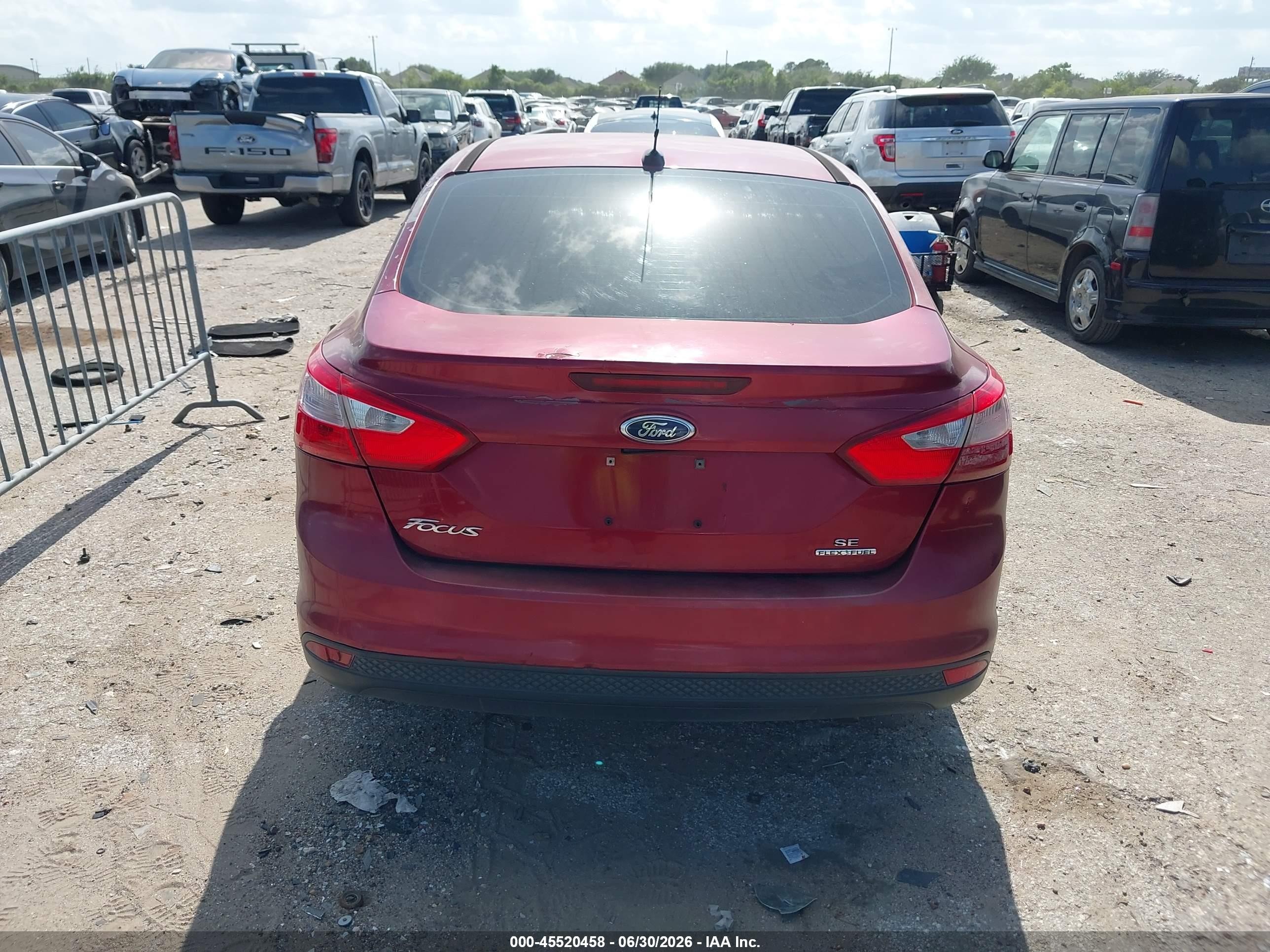 2014 Ford Focus Se Red vin: 1FADP3F29EL231367