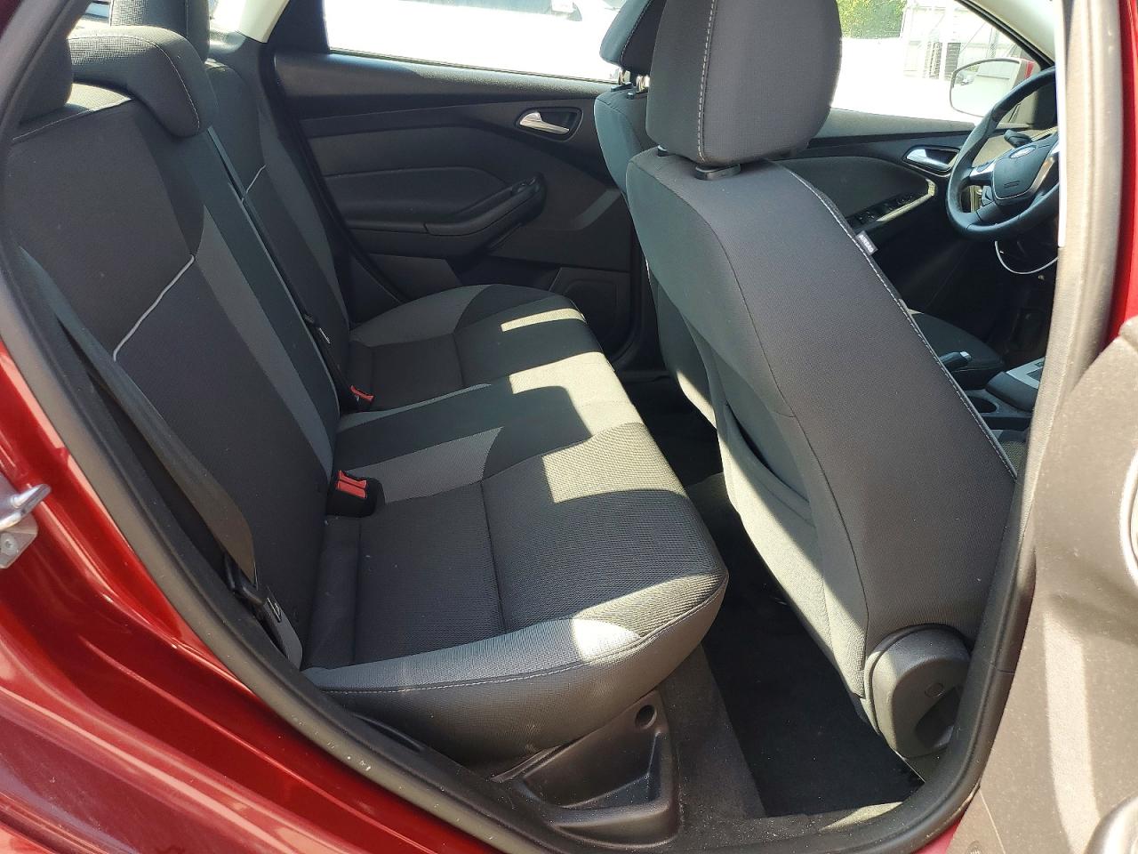 2014 Ford Focus Se Maroon vin: 1FADP3F29EL235497