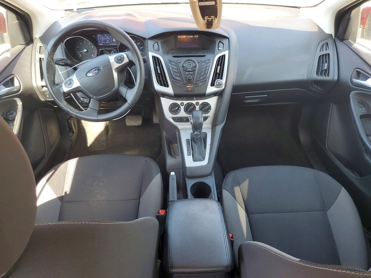 2014 Ford Focus Se Maroon vin: 1FADP3F29EL235497