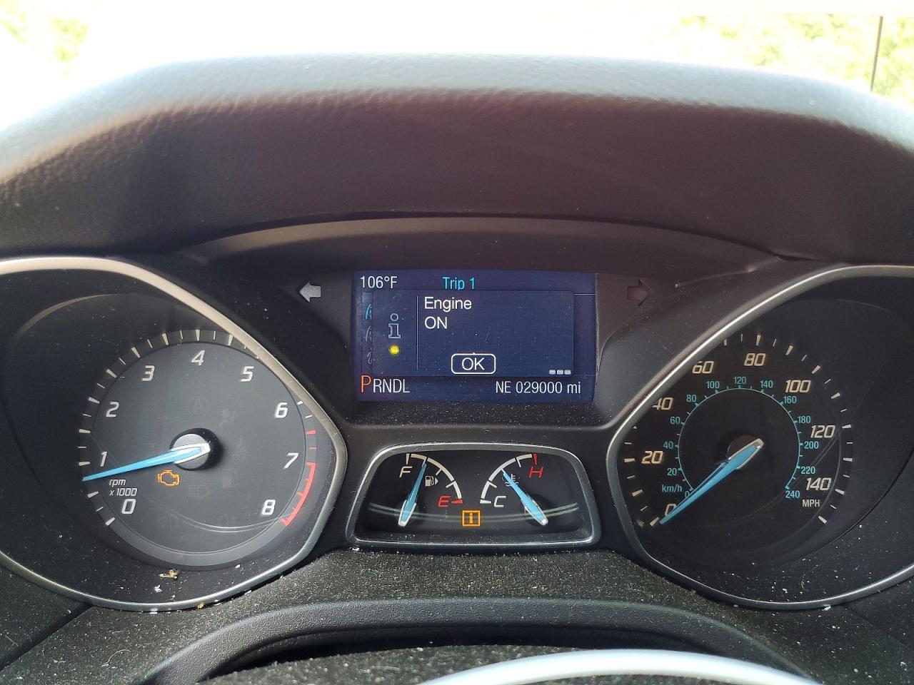 2014 Ford Focus Se Maroon vin: 1FADP3F29EL235497