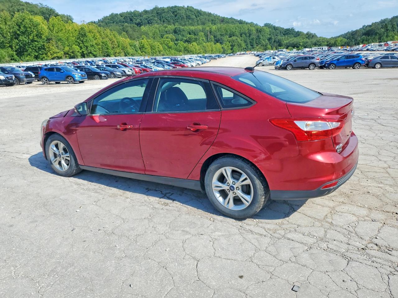 2014 Ford Focus Se Maroon vin: 1FADP3F29EL235497
