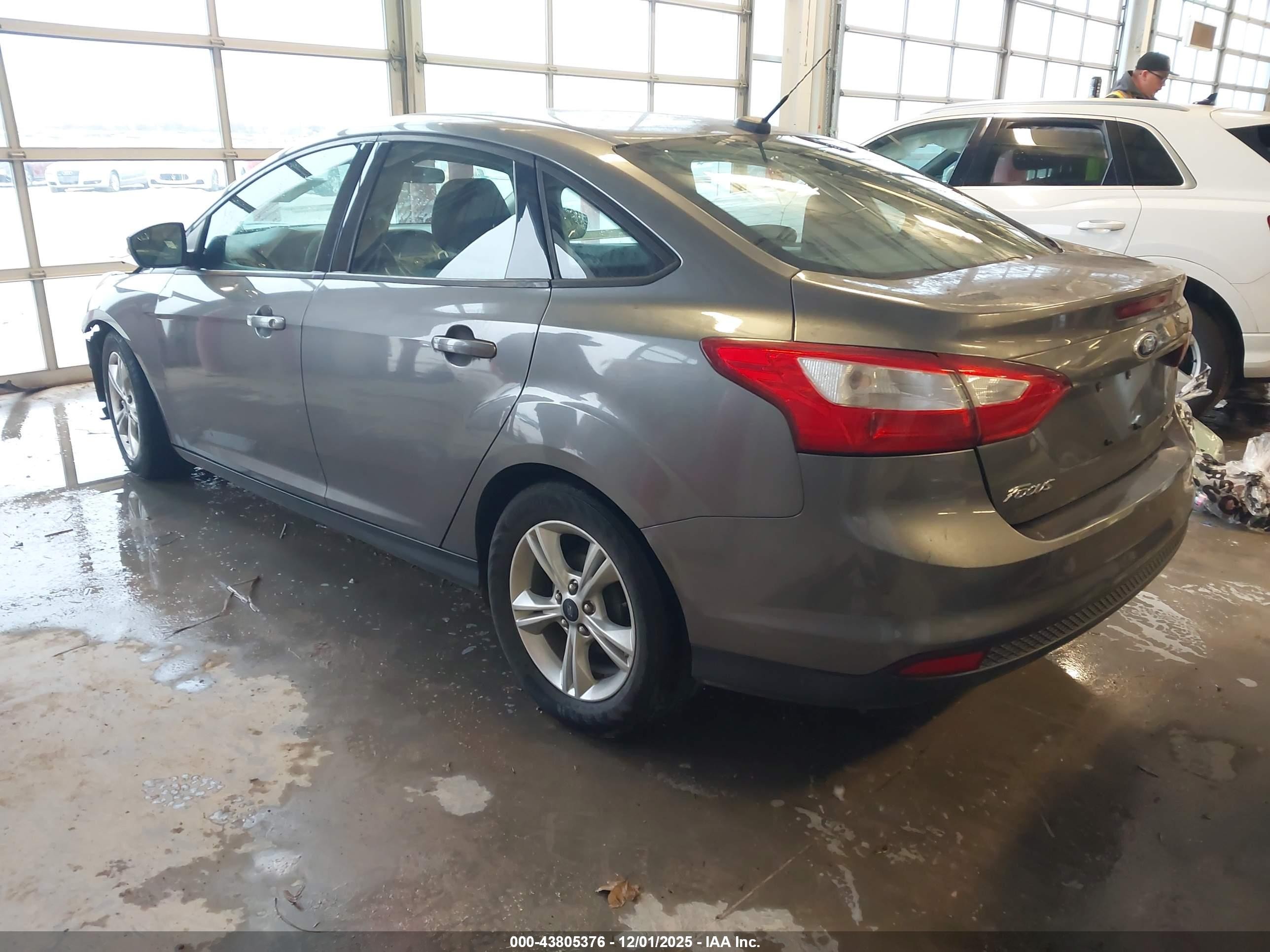 2014 Ford Focus Se Gray vin: 1FADP3F29EL239128
