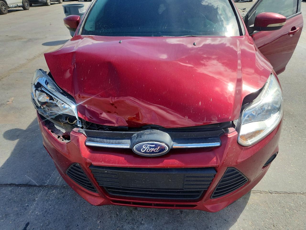 2014 Ford Focus Se Red vin: 1FADP3F29EL248654
