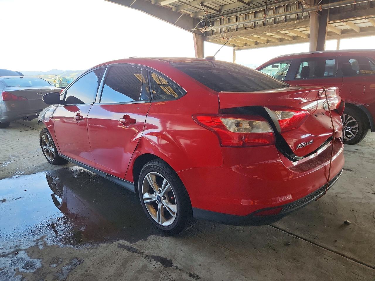 2014 Ford Focus Se Red vin: 1FADP3F29EL277149
