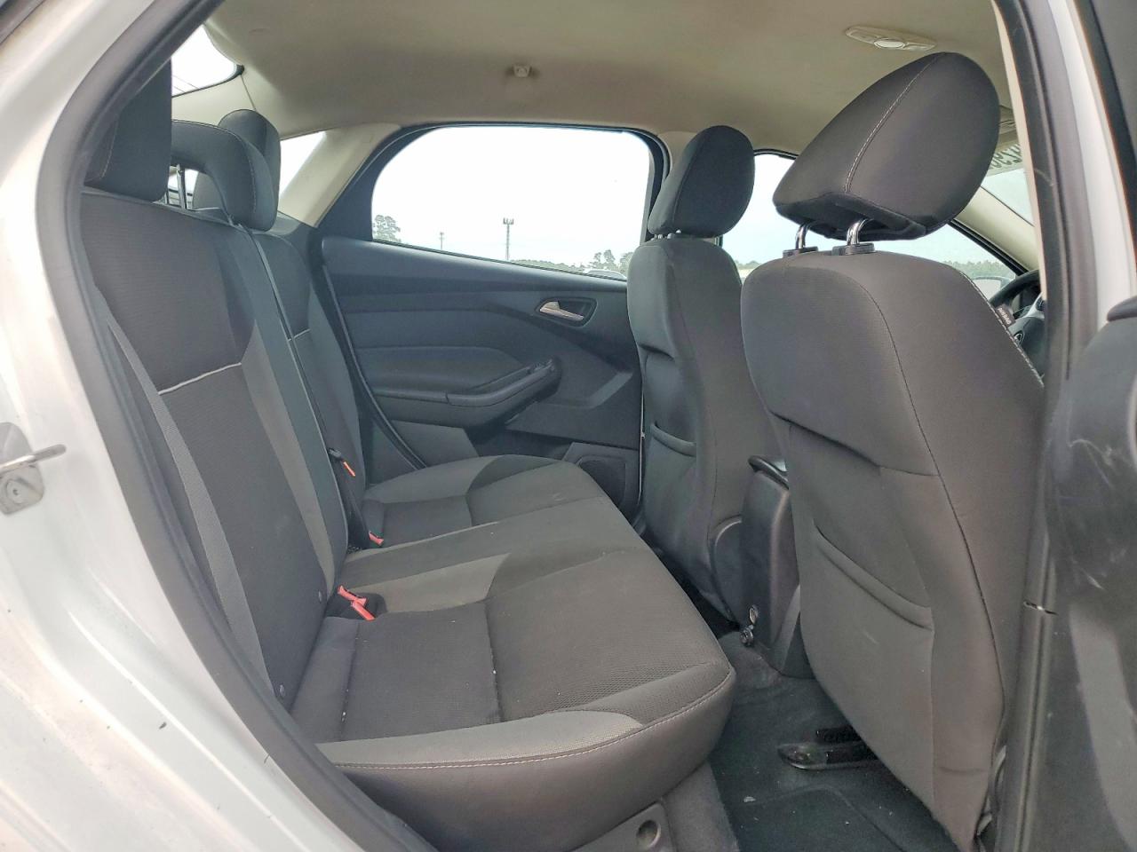 2014 Ford Focus Se White vin: 1FADP3F29EL278141