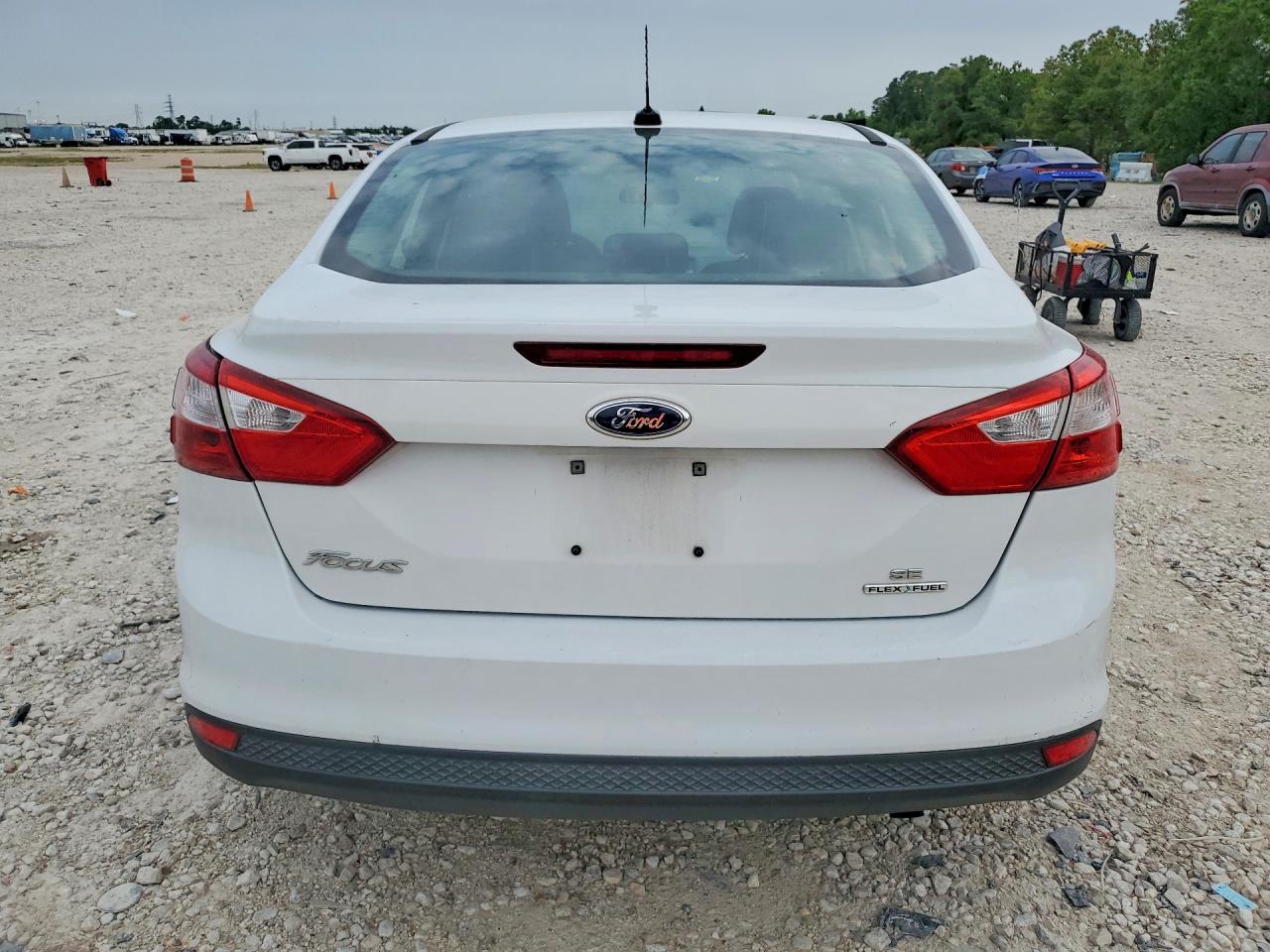 2014 Ford Focus Se White vin: 1FADP3F29EL278141