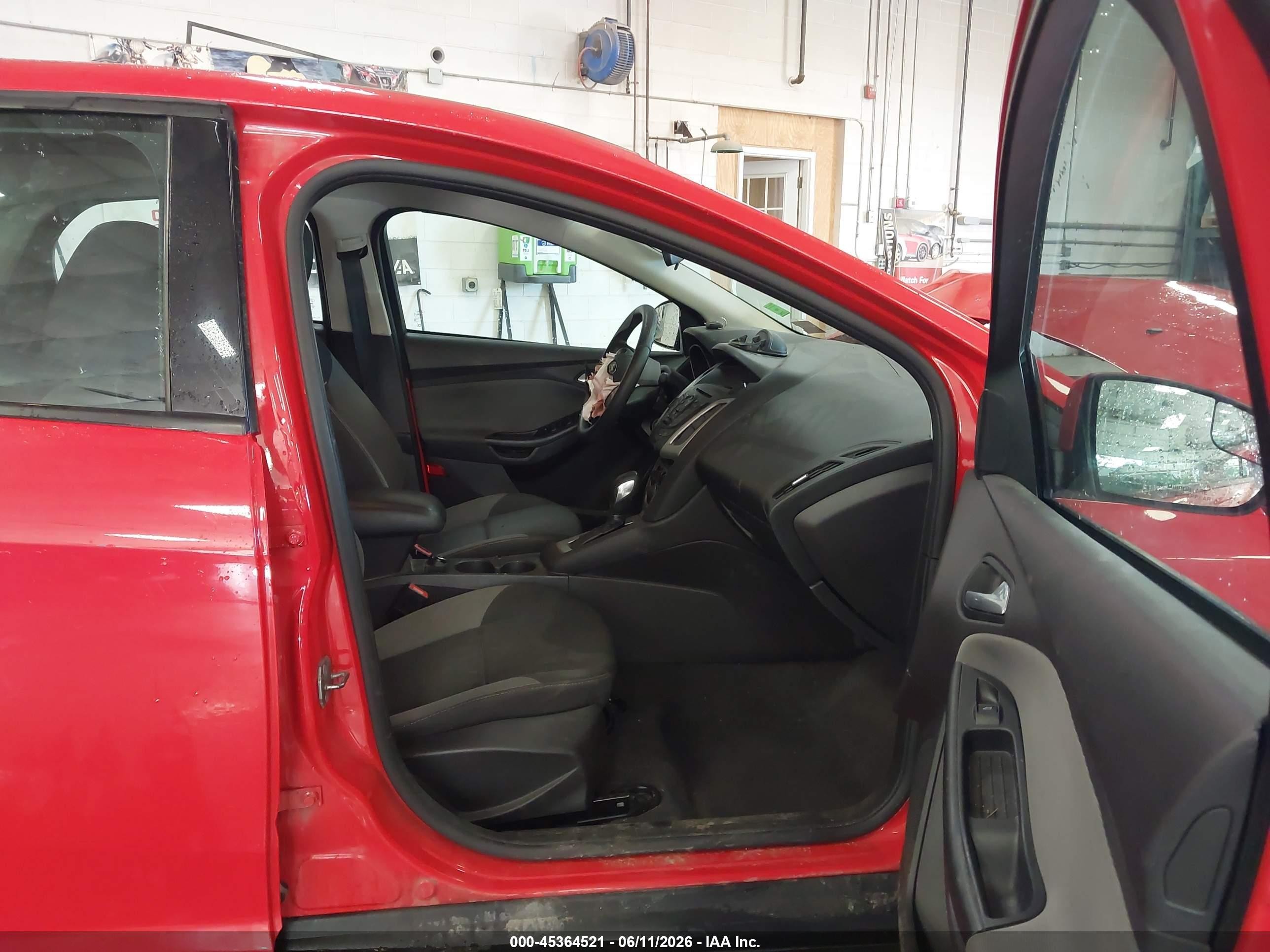 2014 Ford Focus Se Red vin: 1FADP3F29EL327466