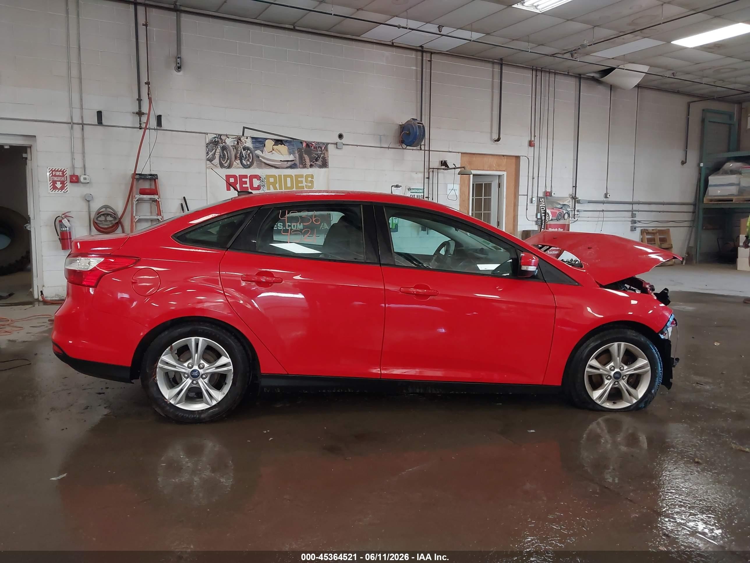 2014 Ford Focus Se Red vin: 1FADP3F29EL327466