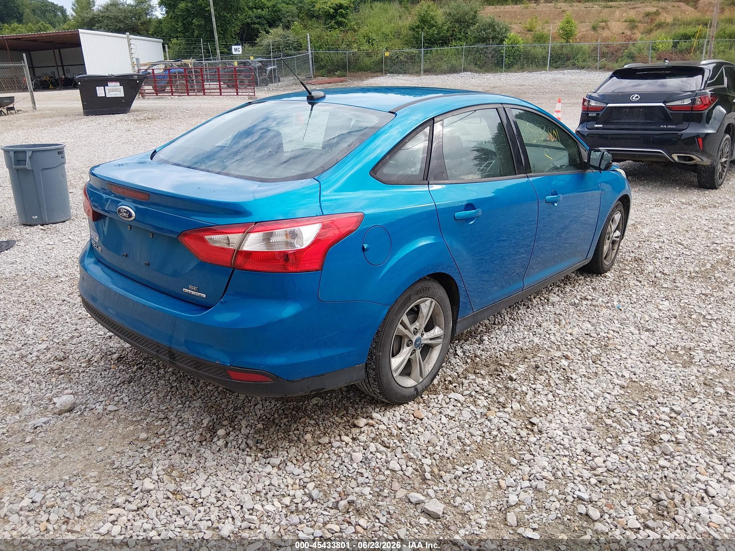 2014 Ford Focus Se Blue vin: 1FADP3F29EL371144