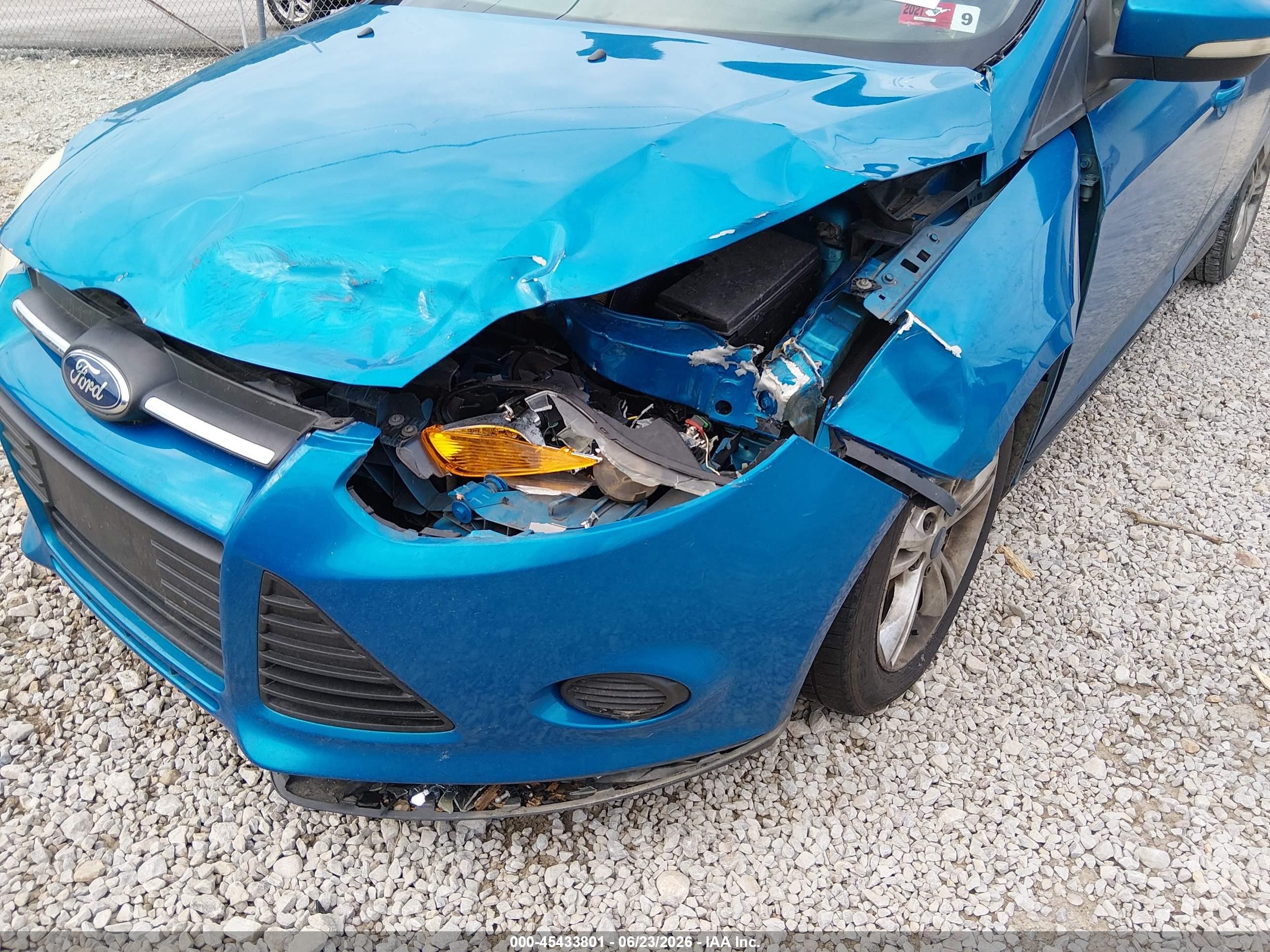 2014 Ford Focus Se Blue vin: 1FADP3F29EL371144