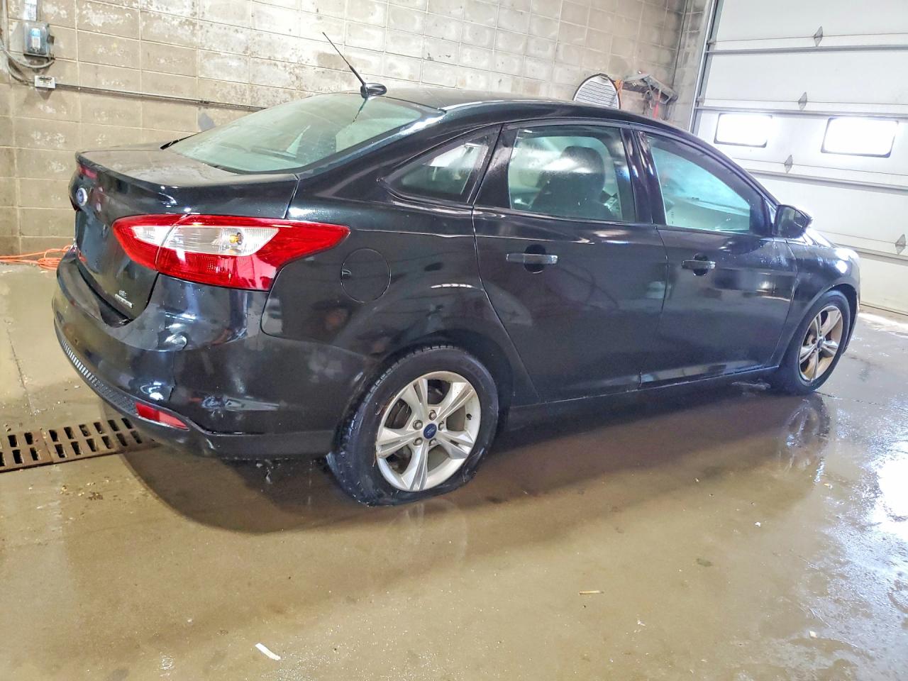 2014 Ford Focus Se Черный vin: 1FADP3F29EL374089