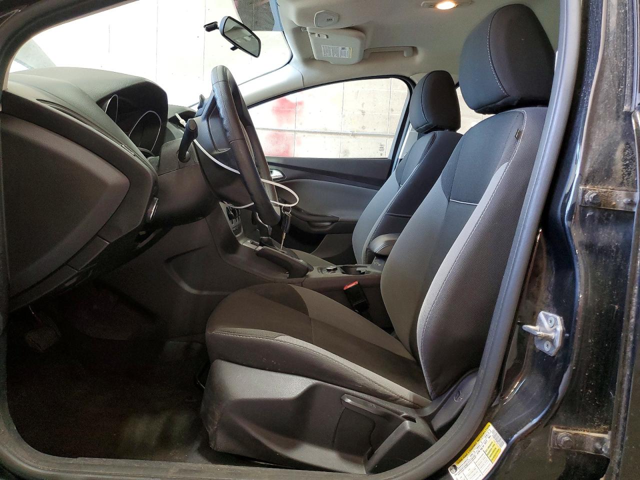 2014 Ford Focus Se Черный vin: 1FADP3F29EL374089
