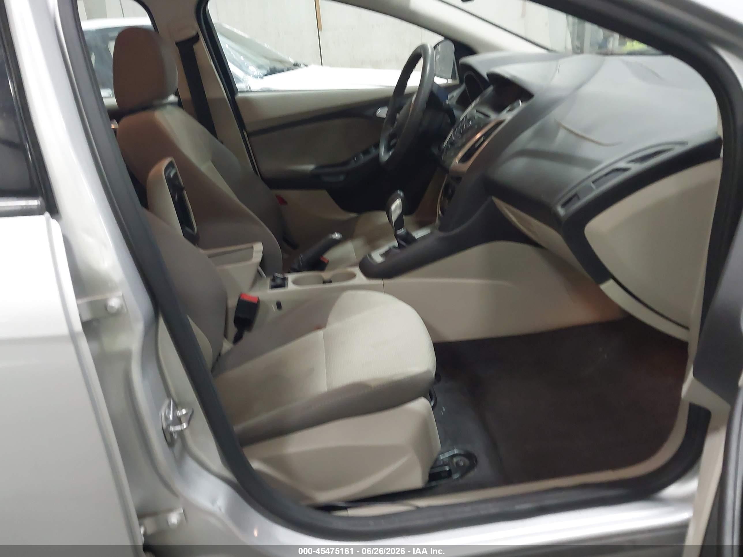 2014 Ford Focus Se Silver vin: 1FADP3F29EL376537