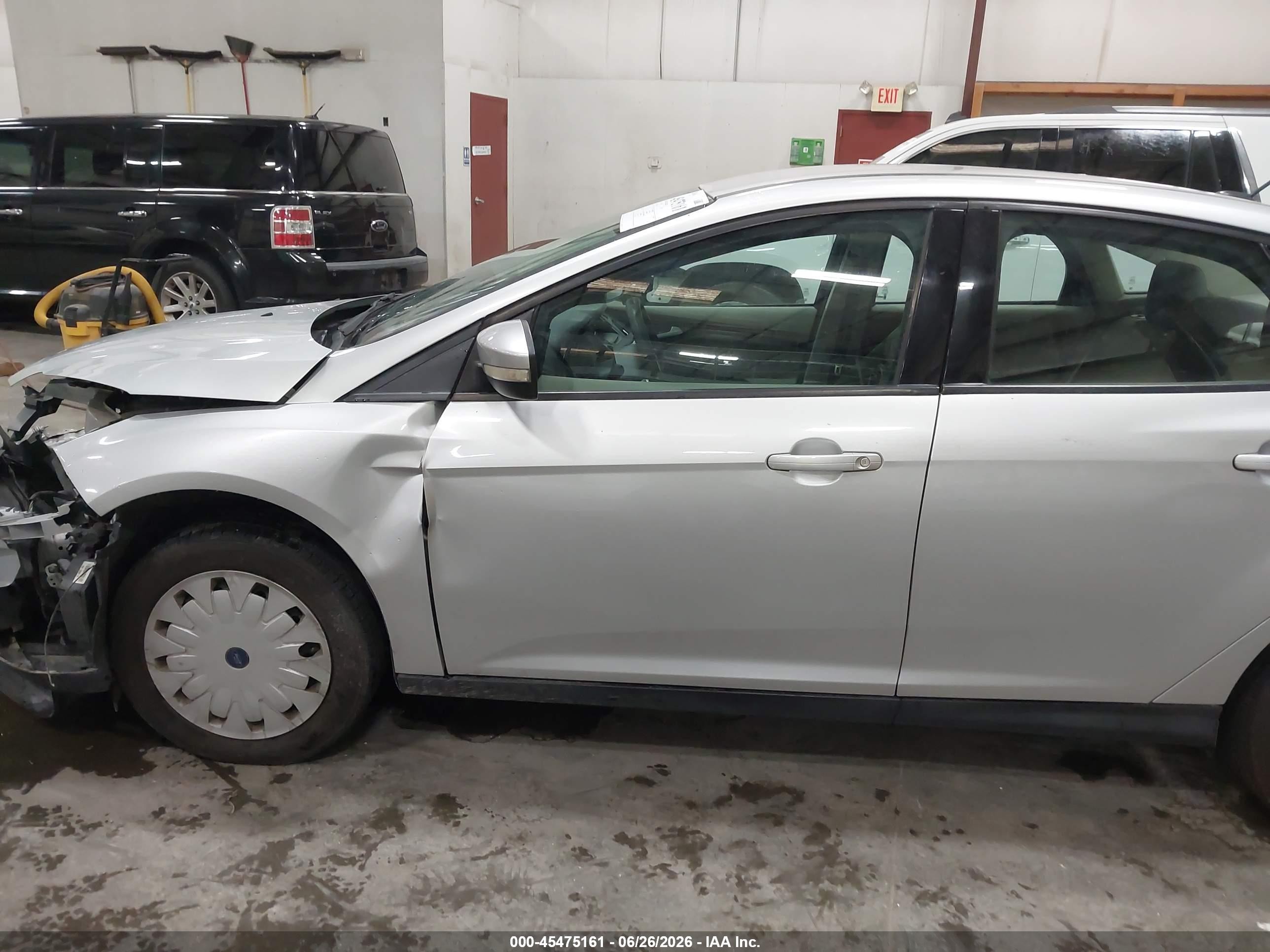 2014 Ford Focus Se Silver vin: 1FADP3F29EL376537
