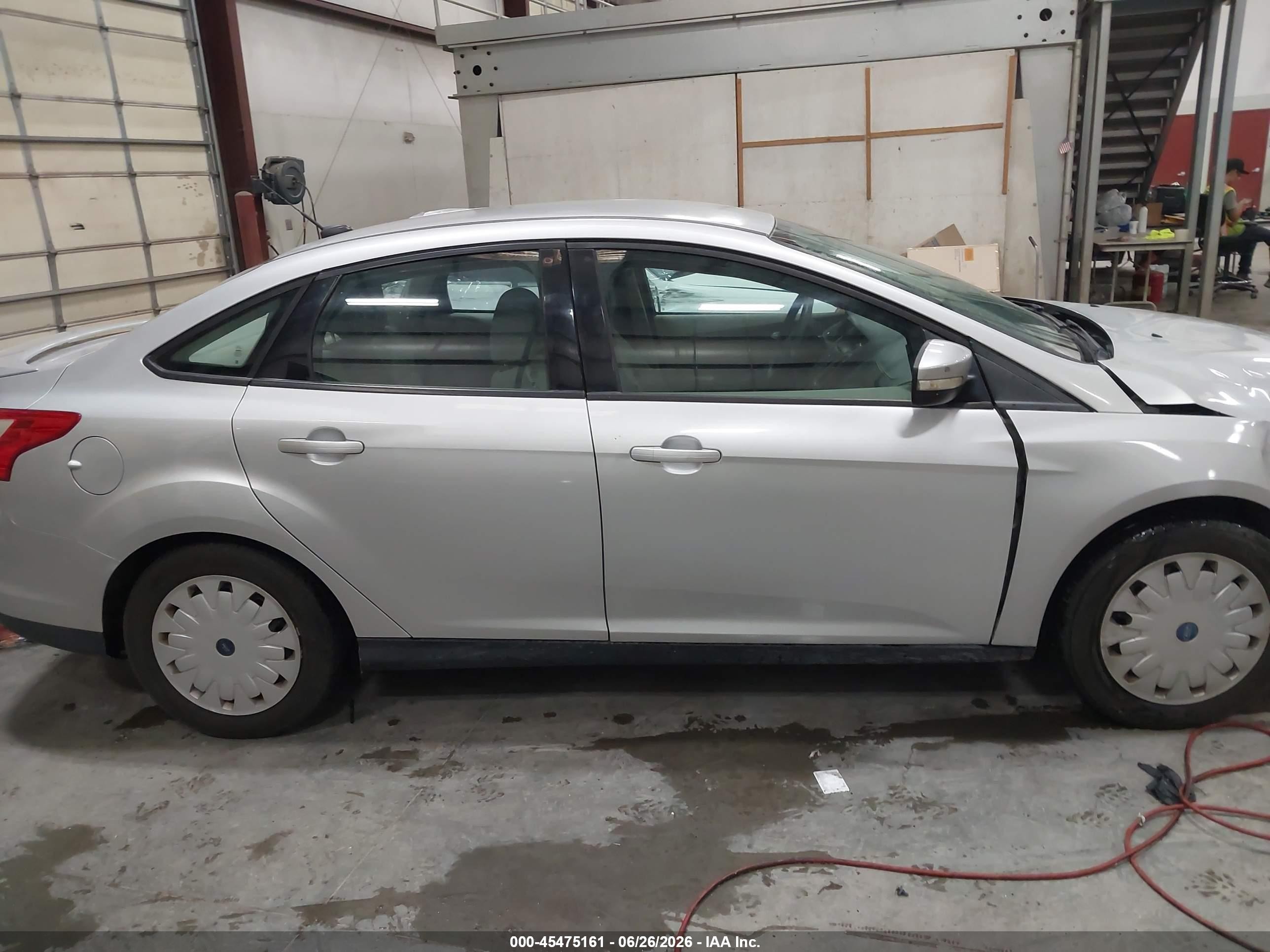 2014 Ford Focus Se Silver vin: 1FADP3F29EL376537