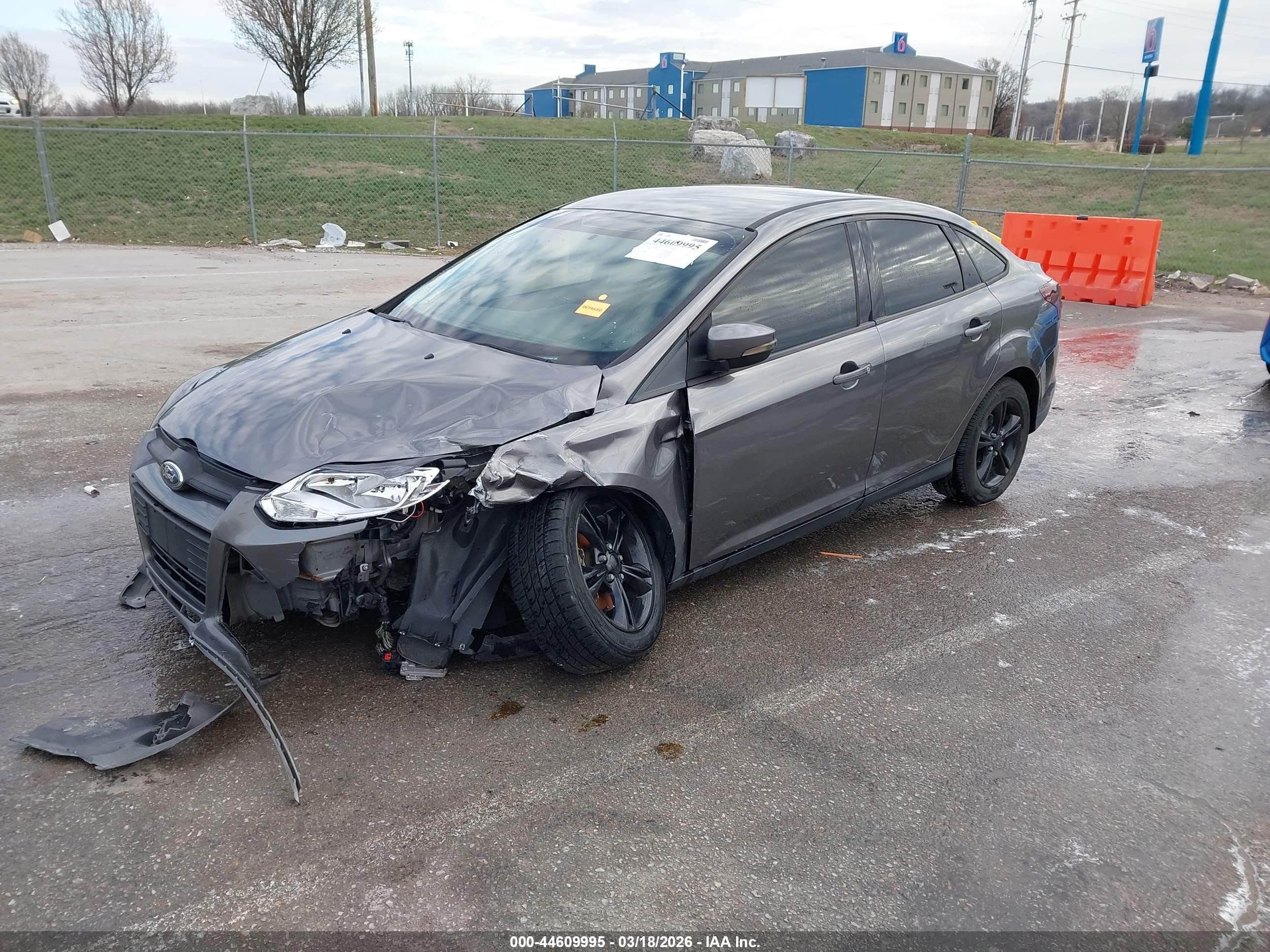 2014 Ford Focus Se Gray vin: 1FADP3F29EL377820