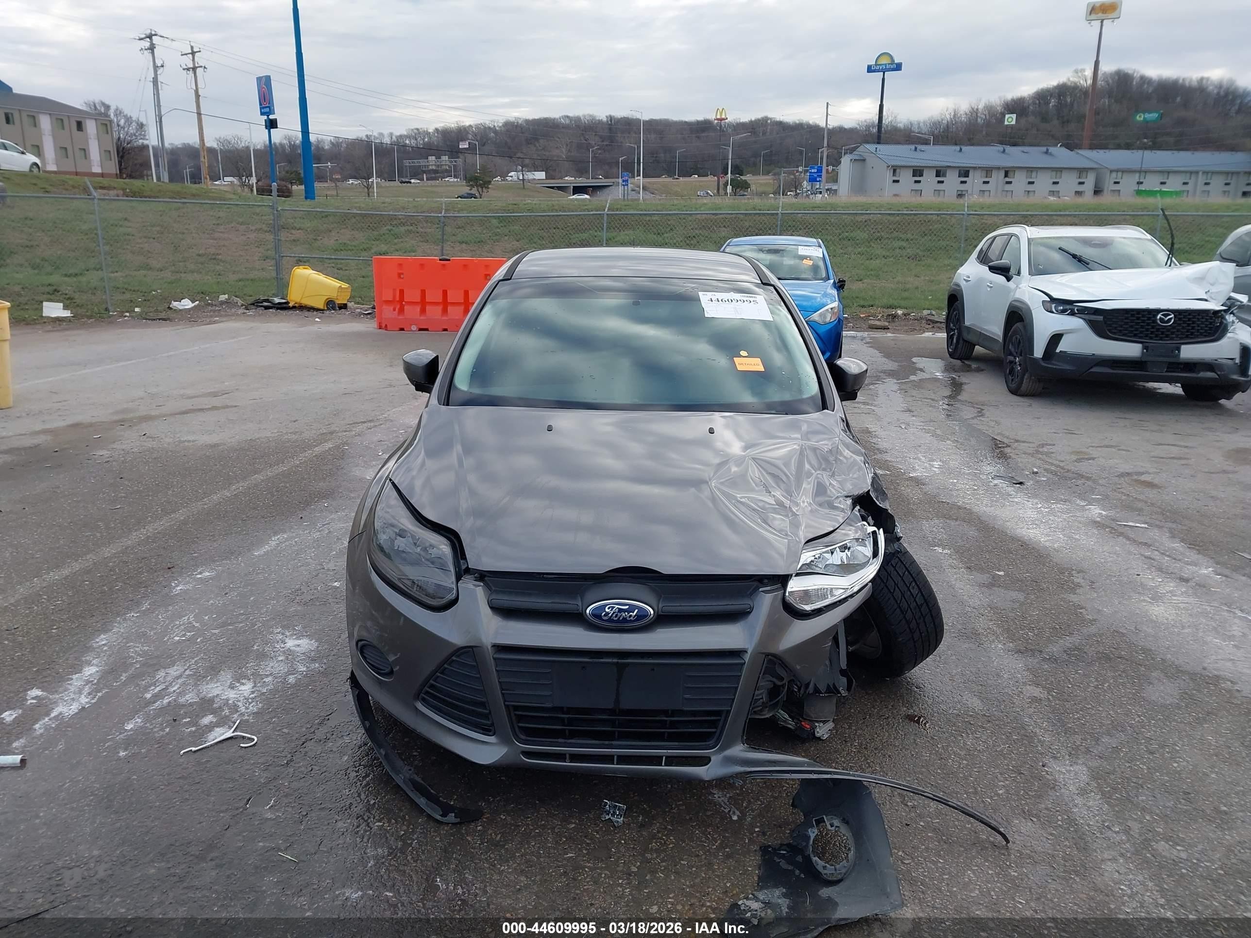 2014 Ford Focus Se Gray vin: 1FADP3F29EL377820