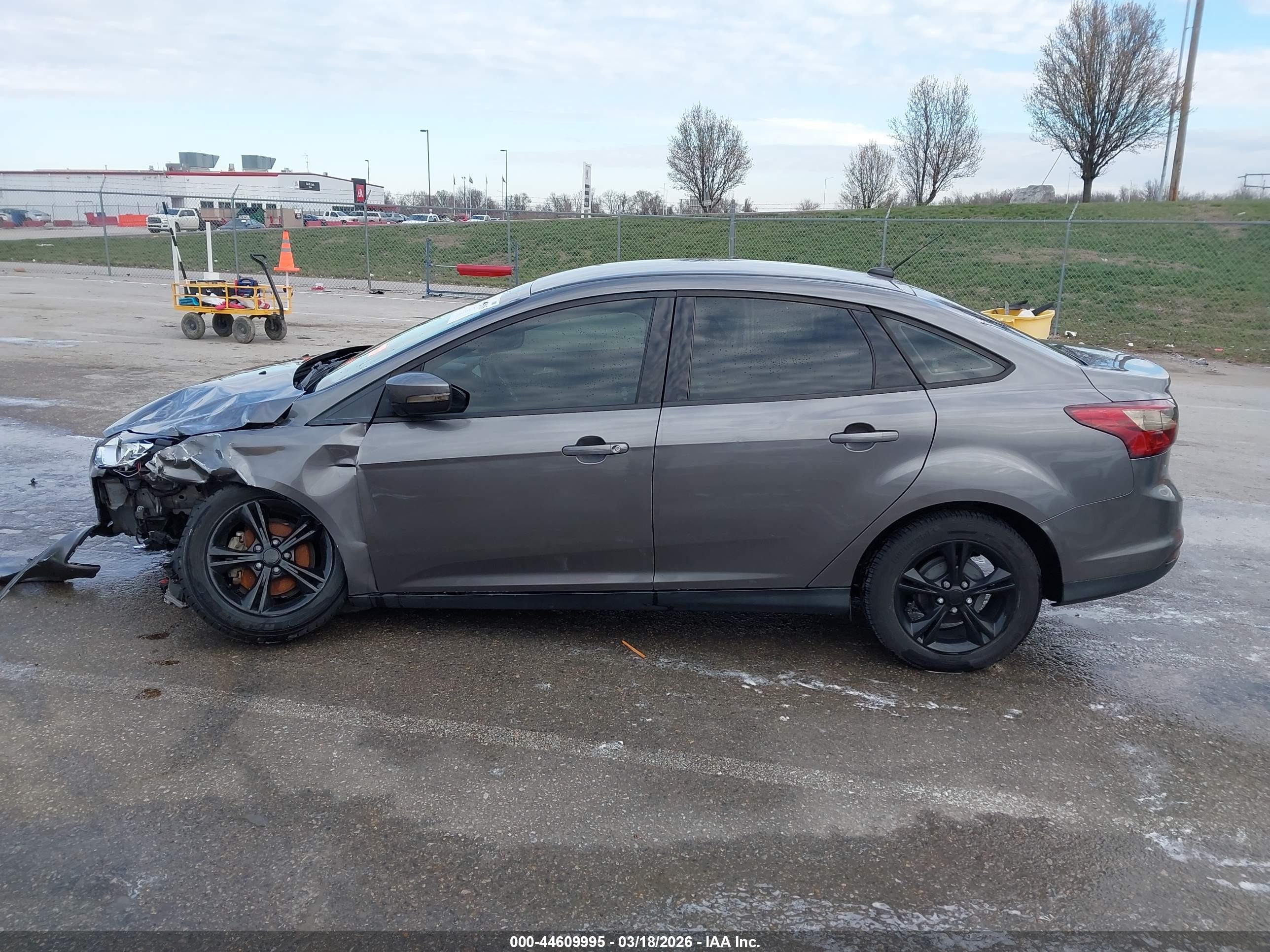 2014 Ford Focus Se Gray vin: 1FADP3F29EL377820