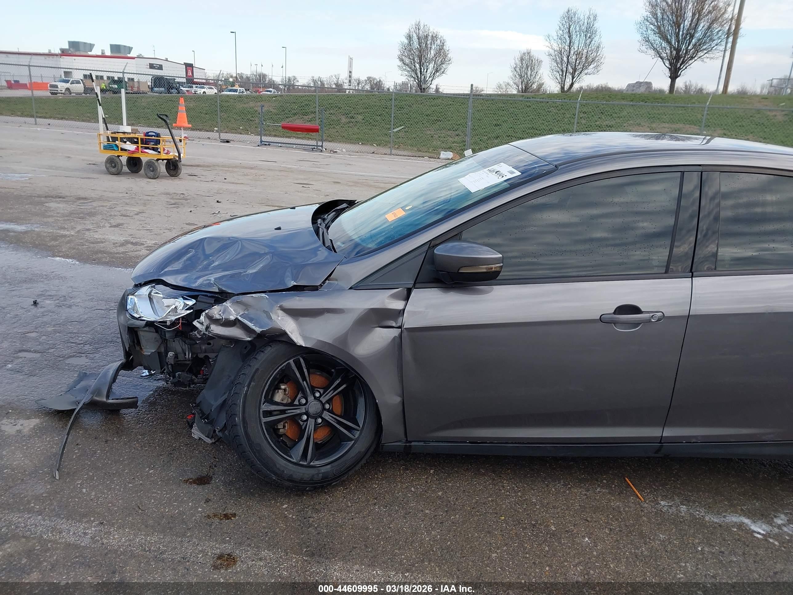 2014 Ford Focus Se Gray vin: 1FADP3F29EL377820