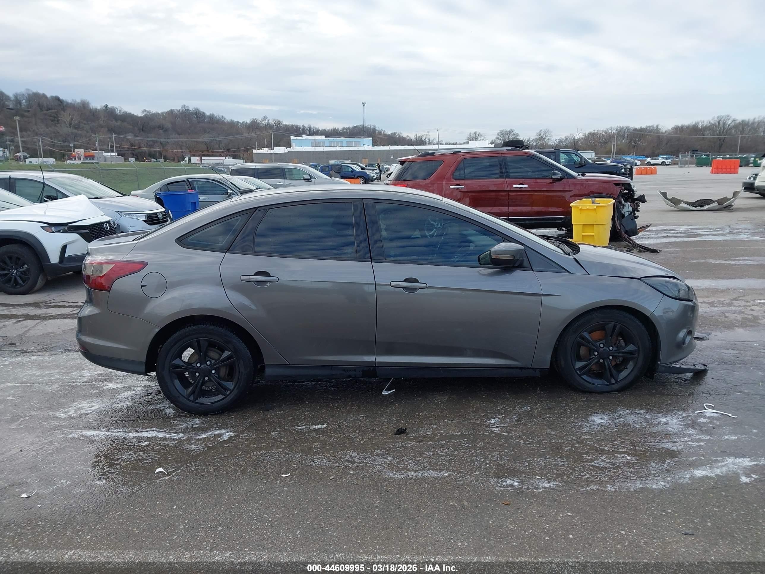 2014 Ford Focus Se Gray vin: 1FADP3F29EL377820