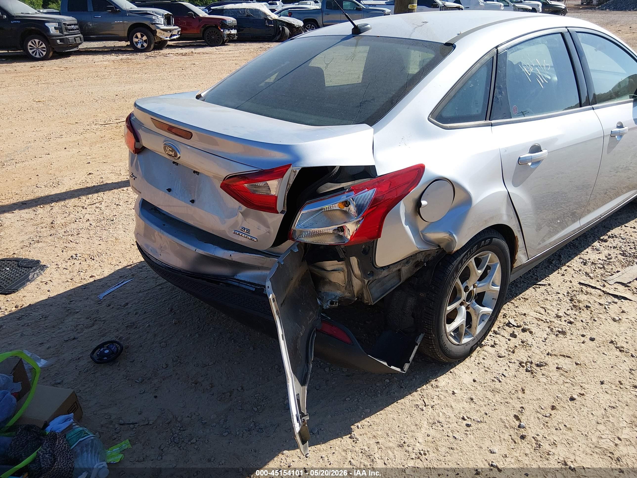 2014 Ford Focus Se Серебряный vin: 1FADP3F29EL394200