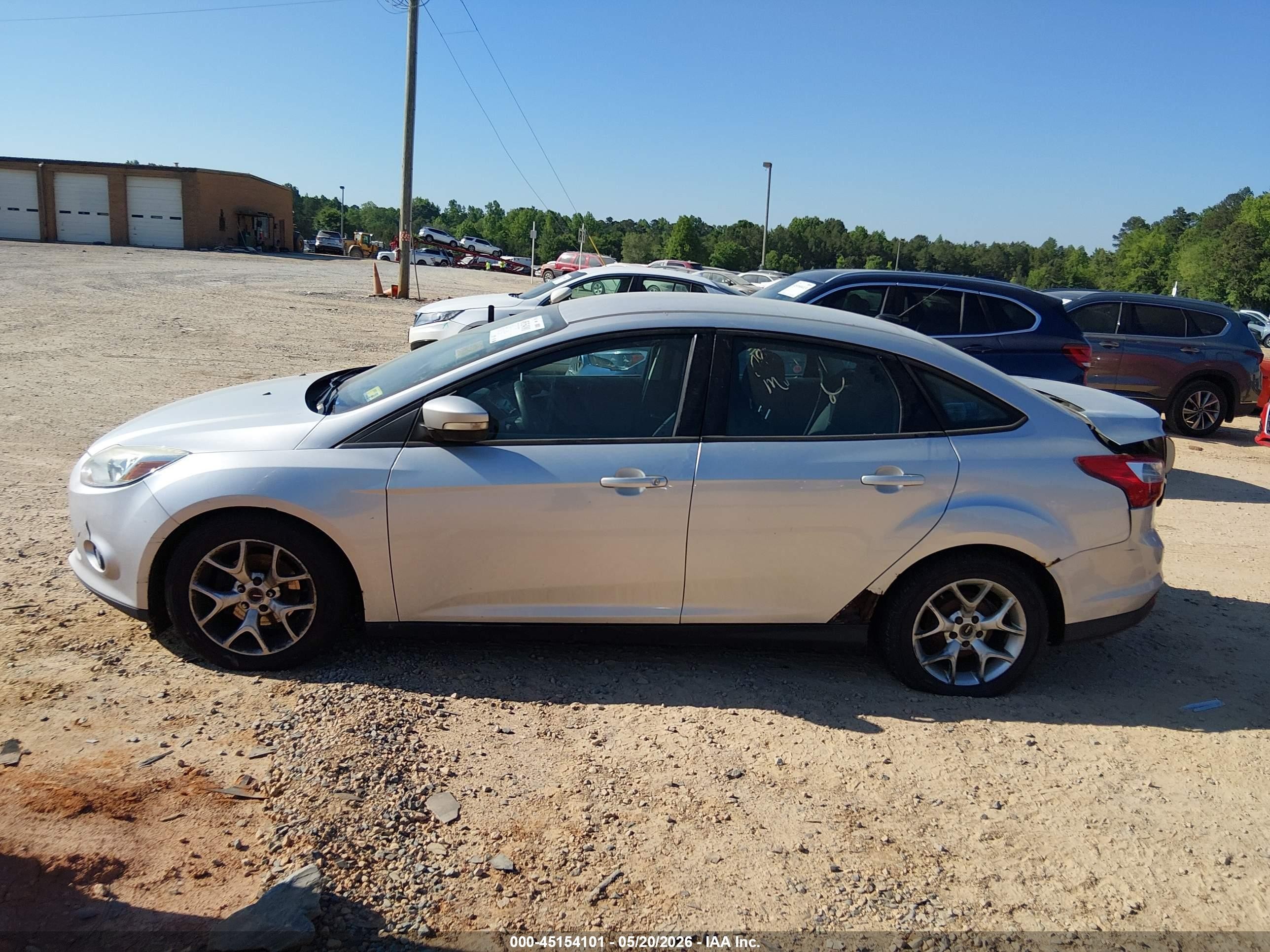 2014 Ford Focus Se Серебряный vin: 1FADP3F29EL394200