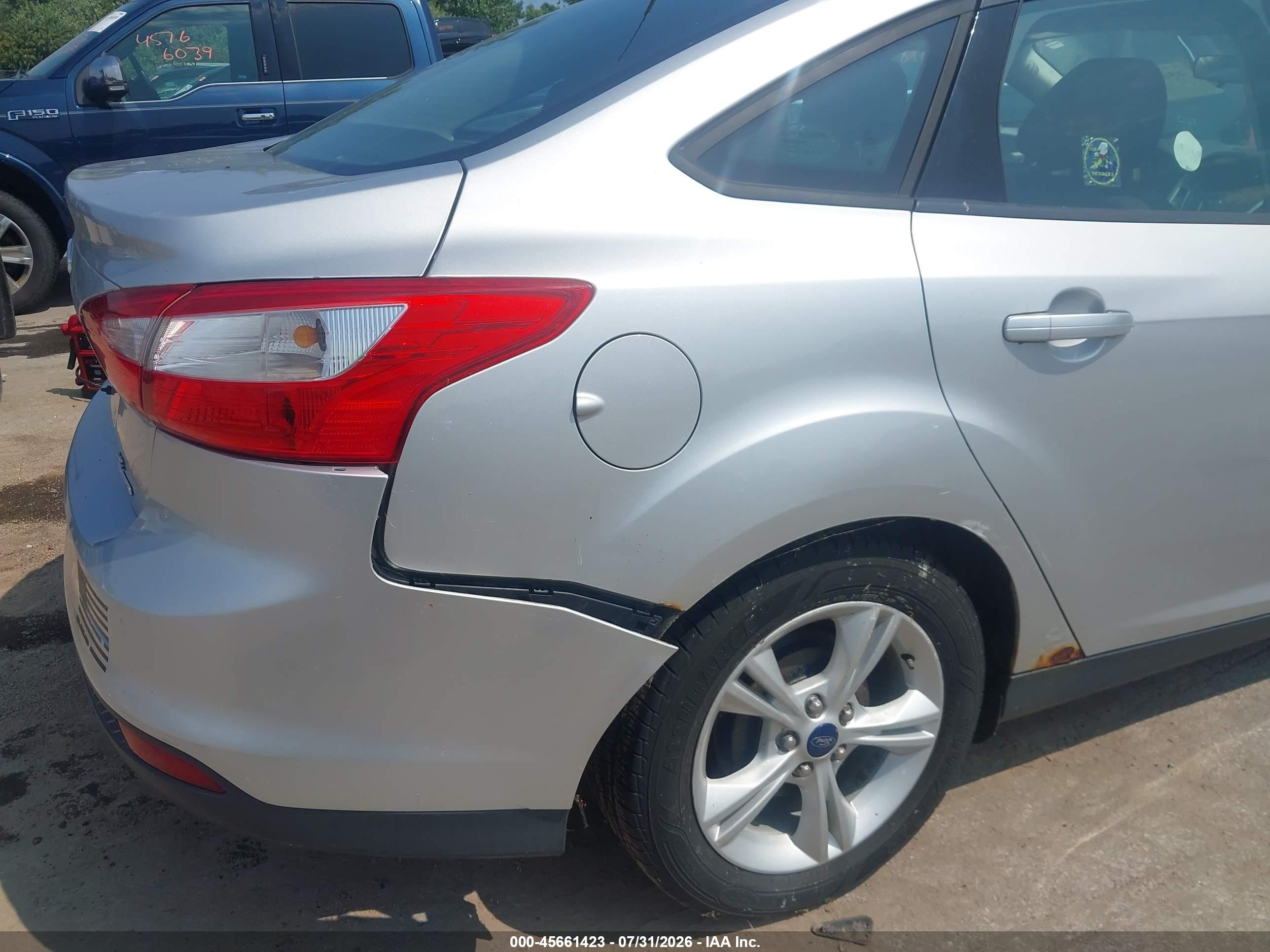 2014 Ford Focus Se Silver vin: 1FADP3F29EL404689