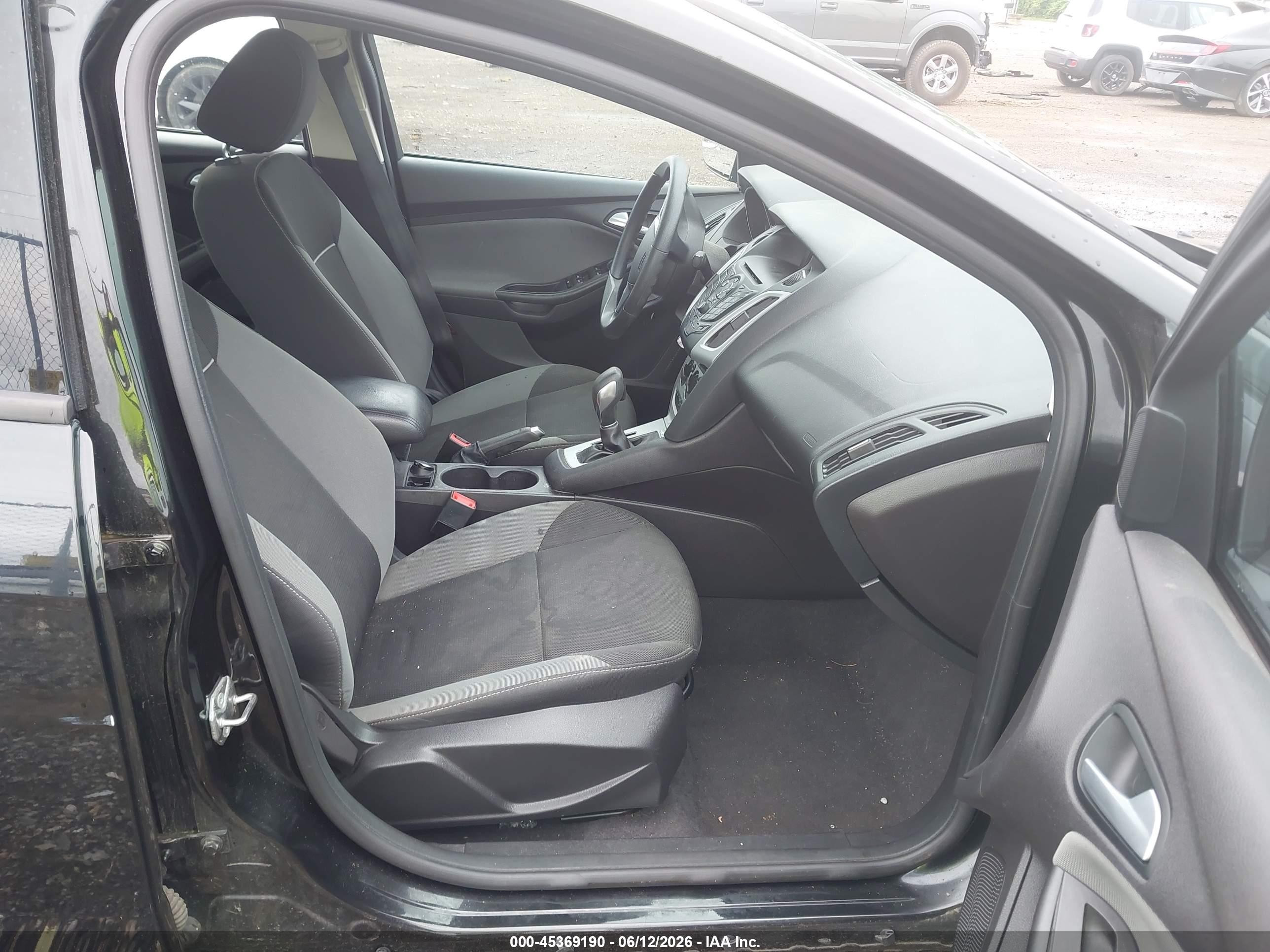 2014 Ford Focus Se Black vin: 1FADP3F29EL414137