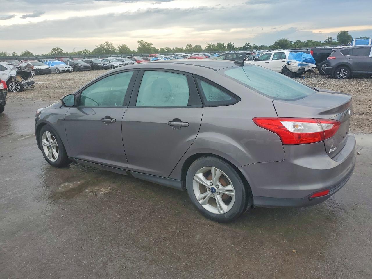 2014 Ford Focus Серый vin: 1FADP3F29EL415661