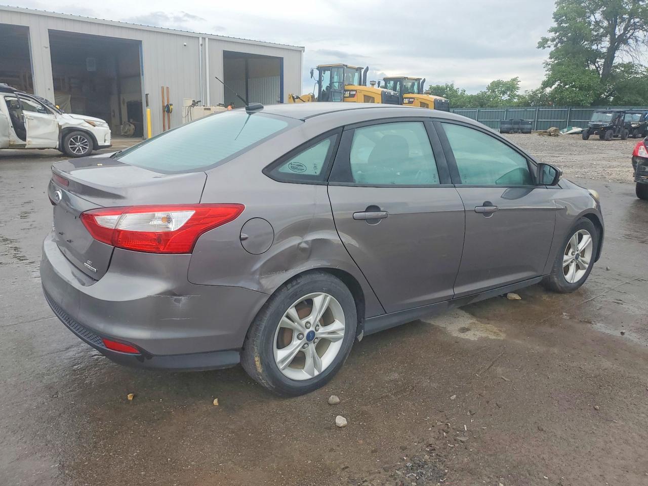 2014 Ford Focus Серый vin: 1FADP3F29EL415661