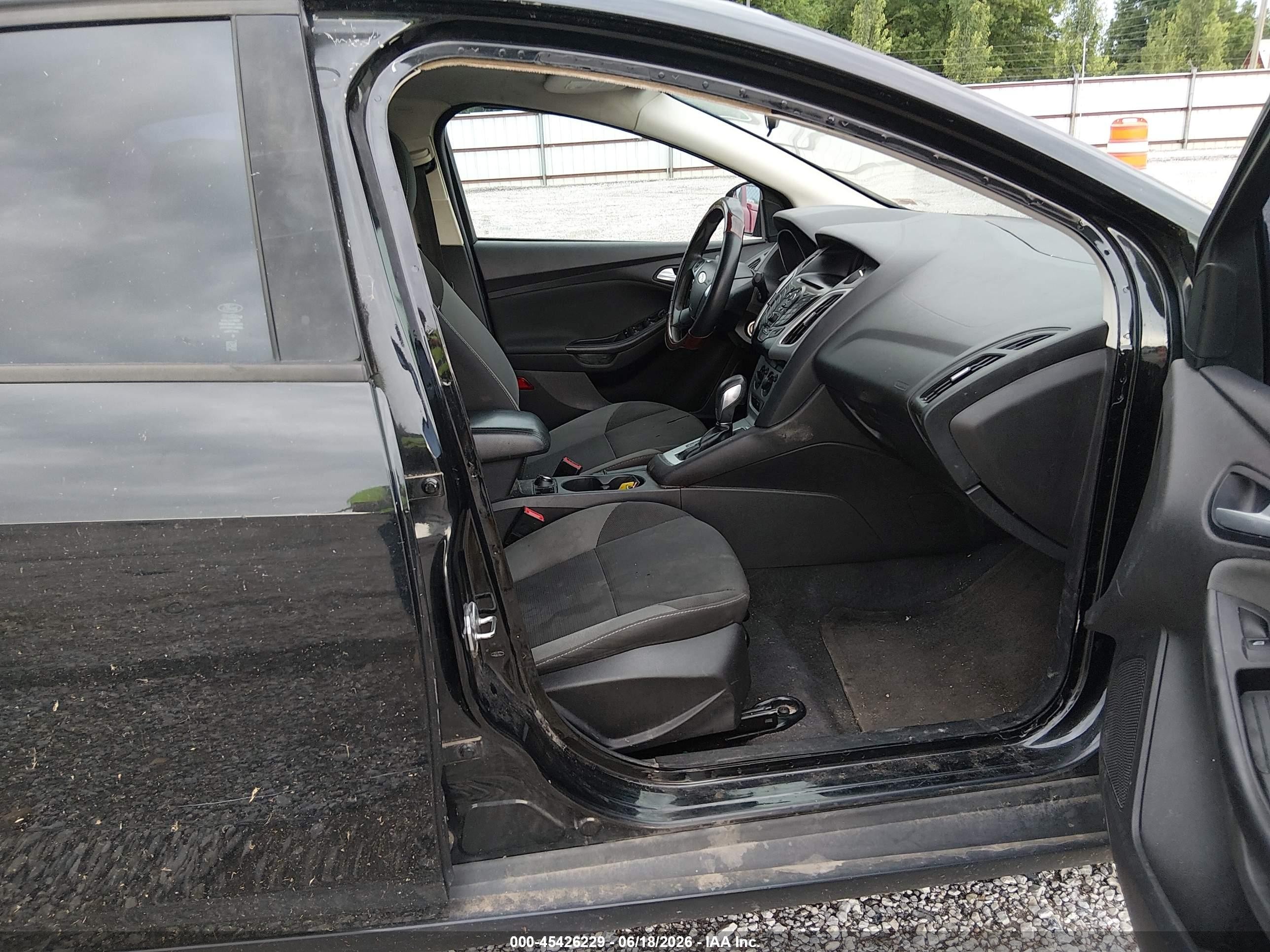 2014 Ford Focus Se Black vin: 1FADP3F29EL440964